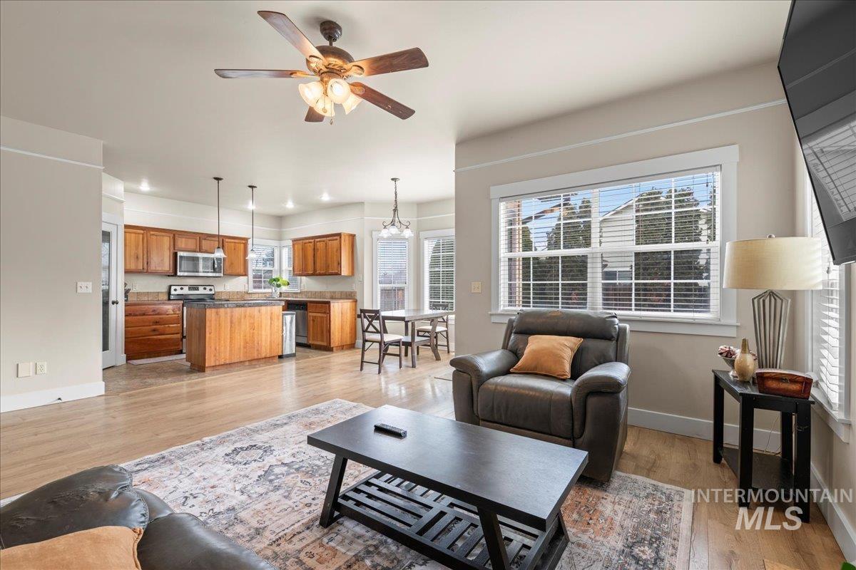property viewer photo 3