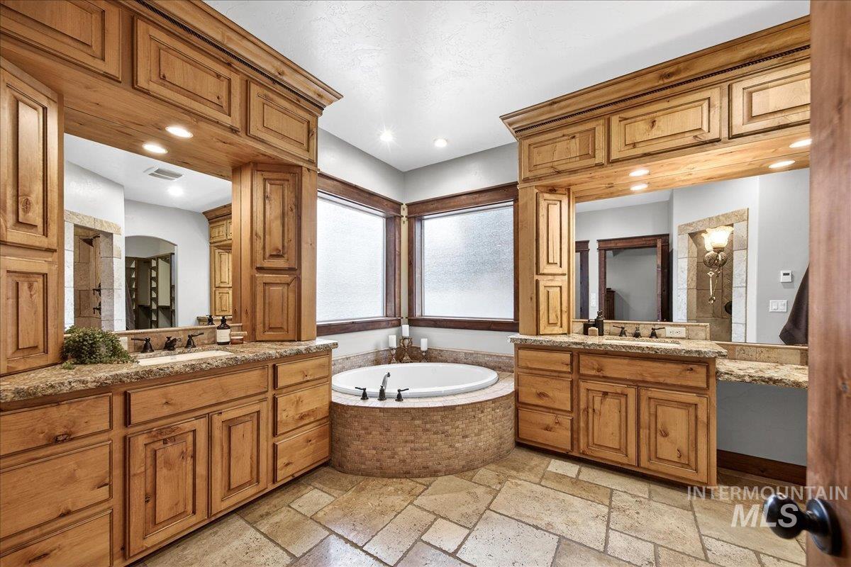 property viewer photo 18