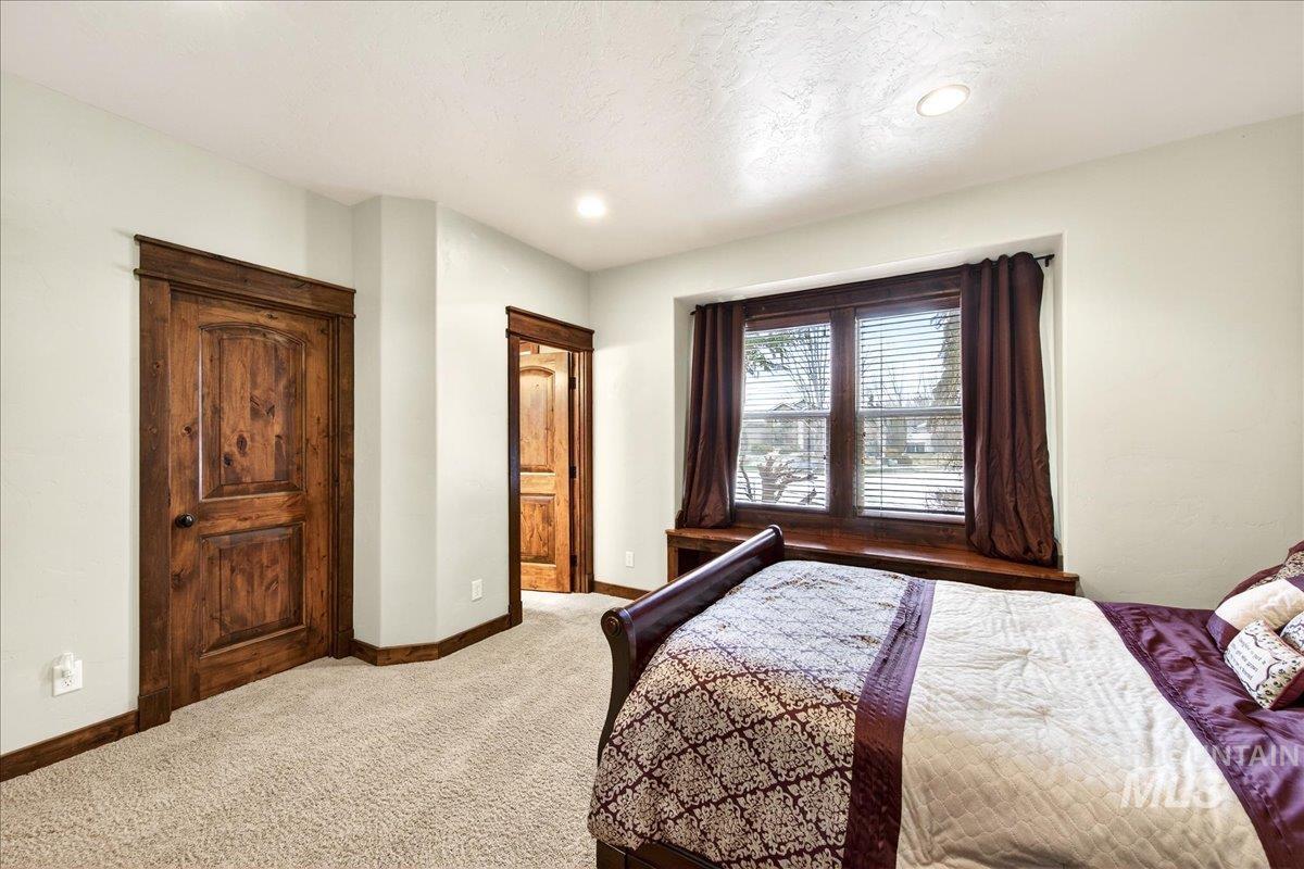 property viewer photo 26