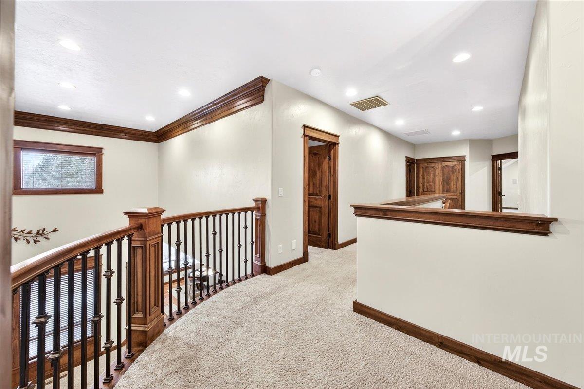 property viewer photo 36