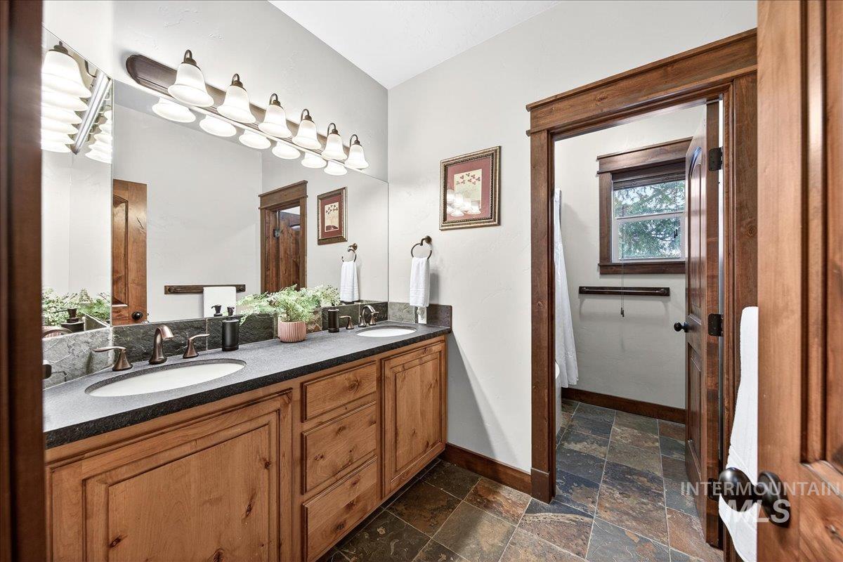 property viewer photo 38