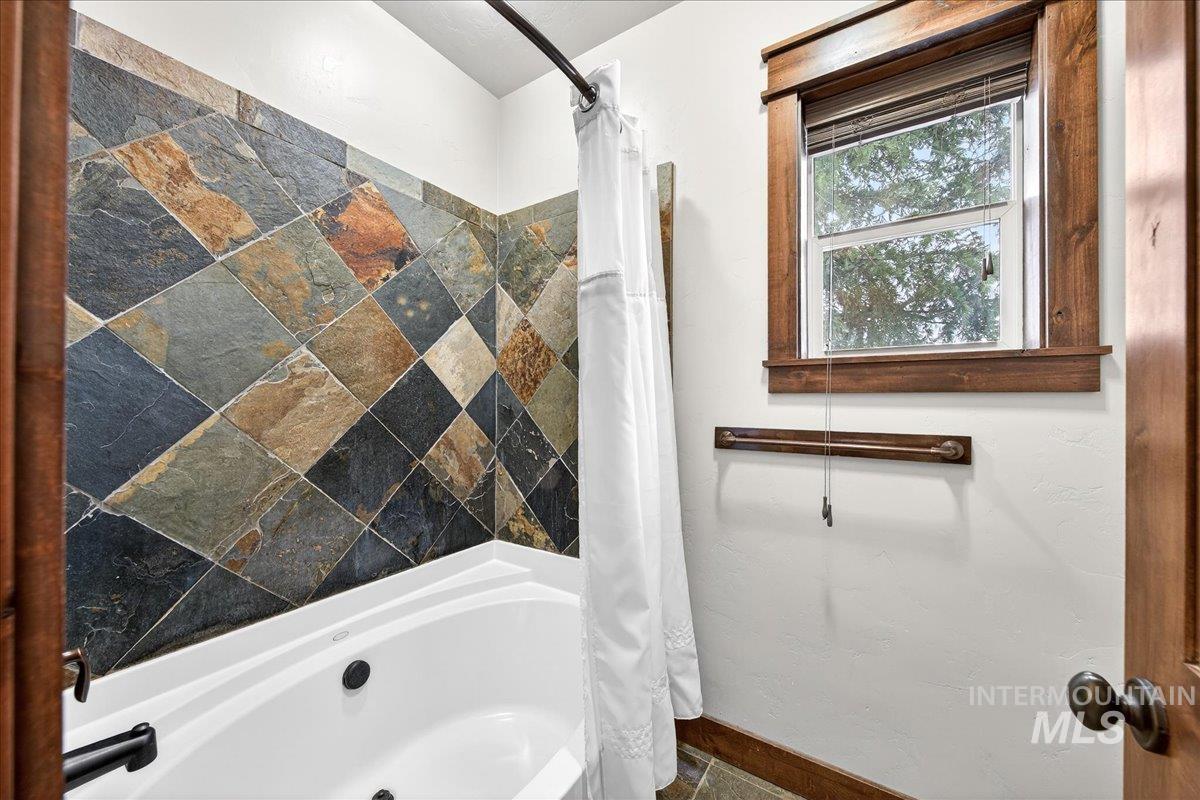 property viewer photo 39