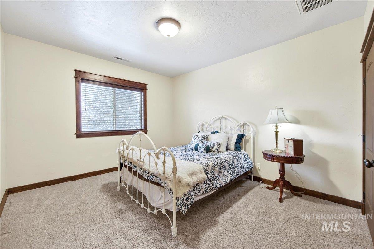 property viewer photo 40