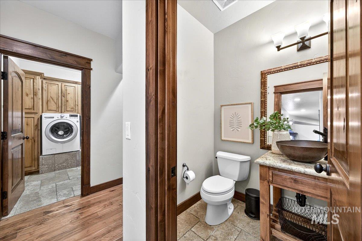 property viewer photo 45