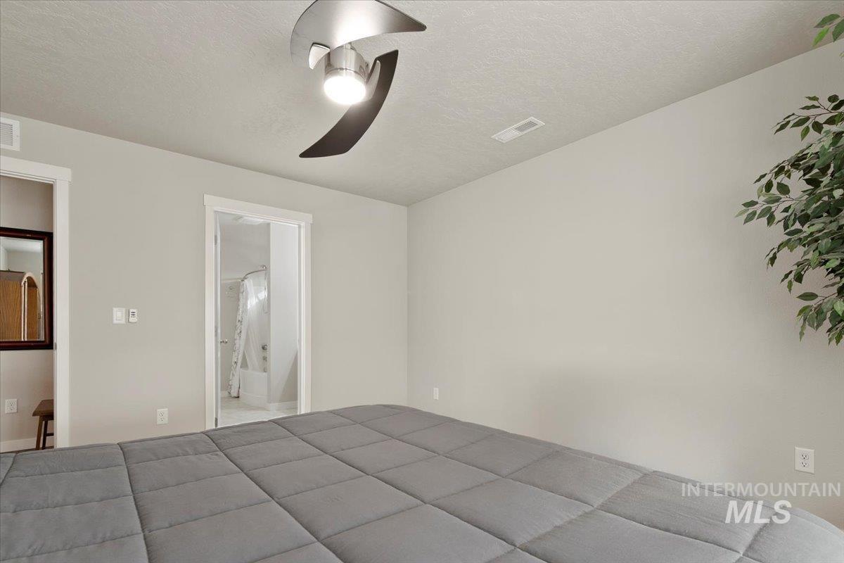 property viewer photo 18