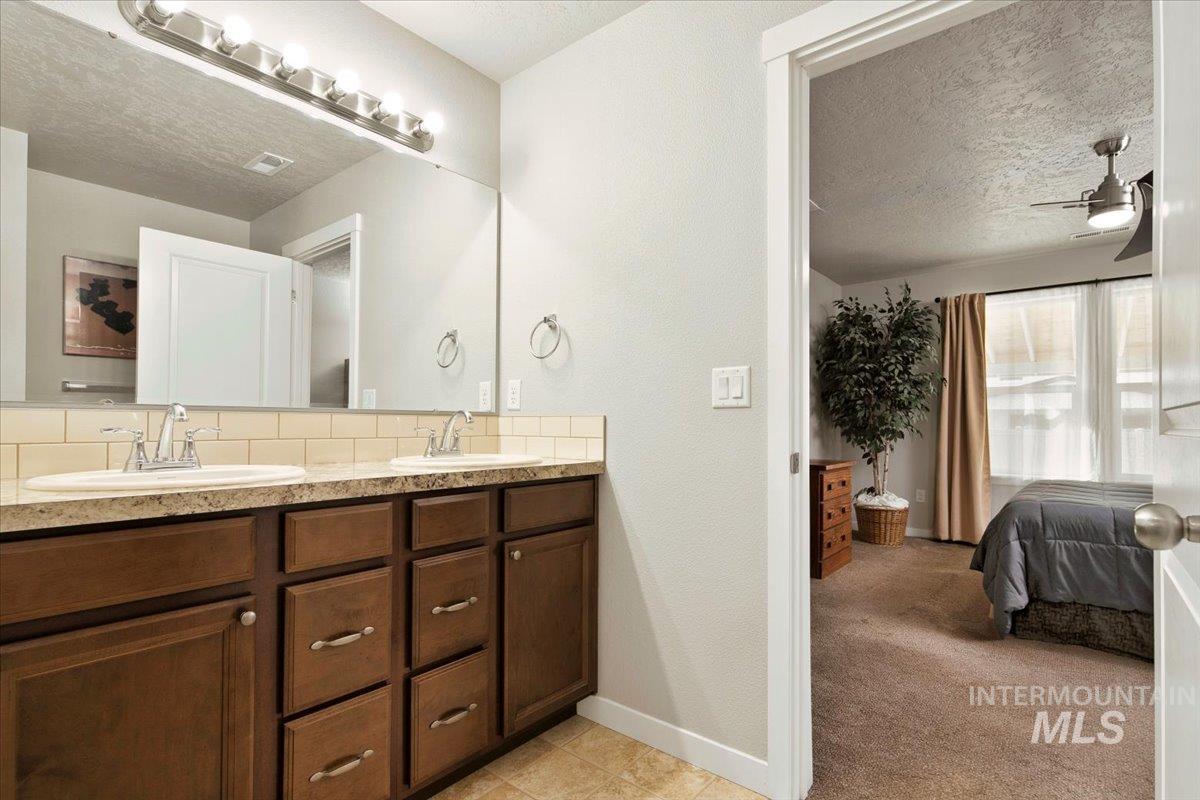 property viewer photo 20