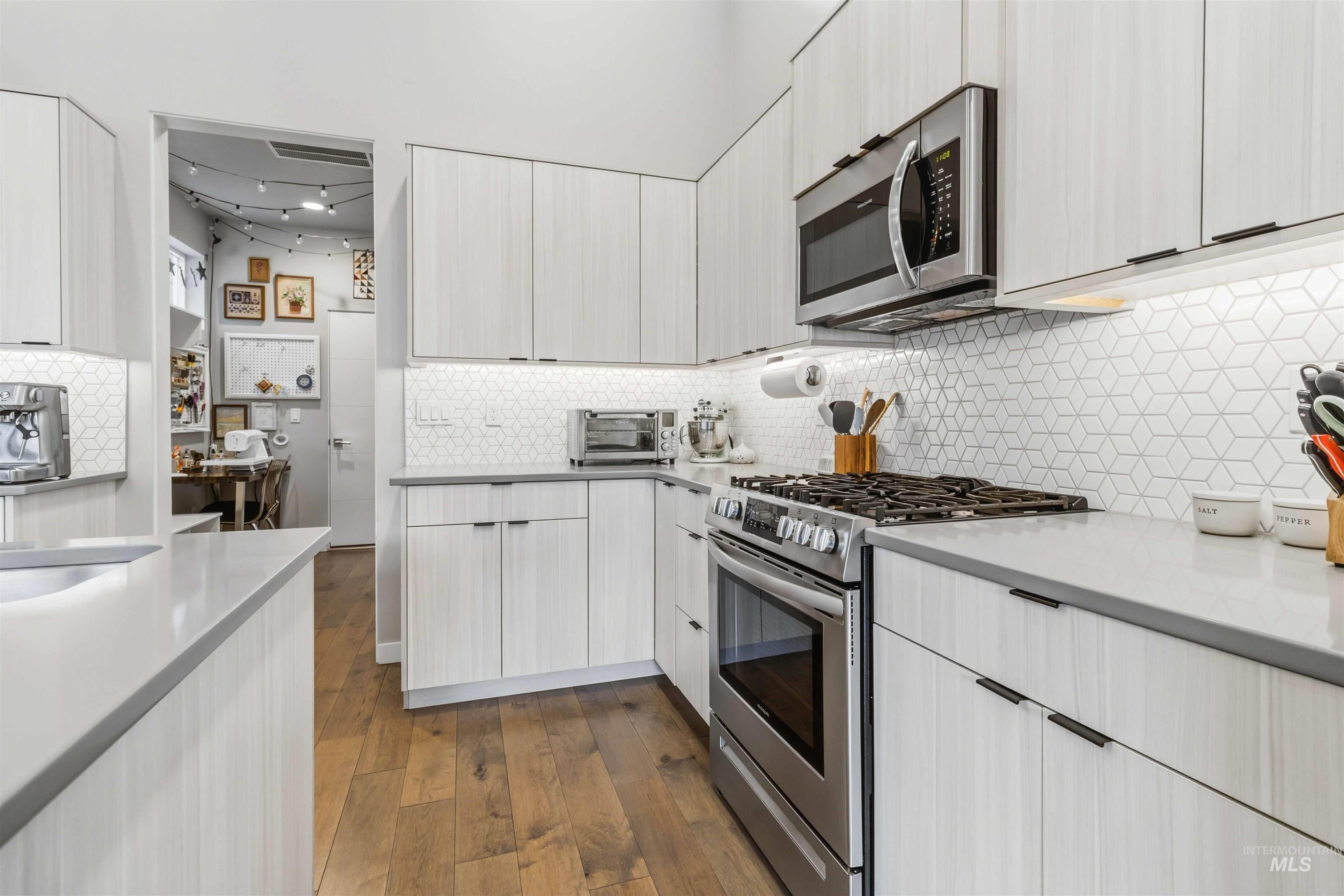 property viewer photo 14
