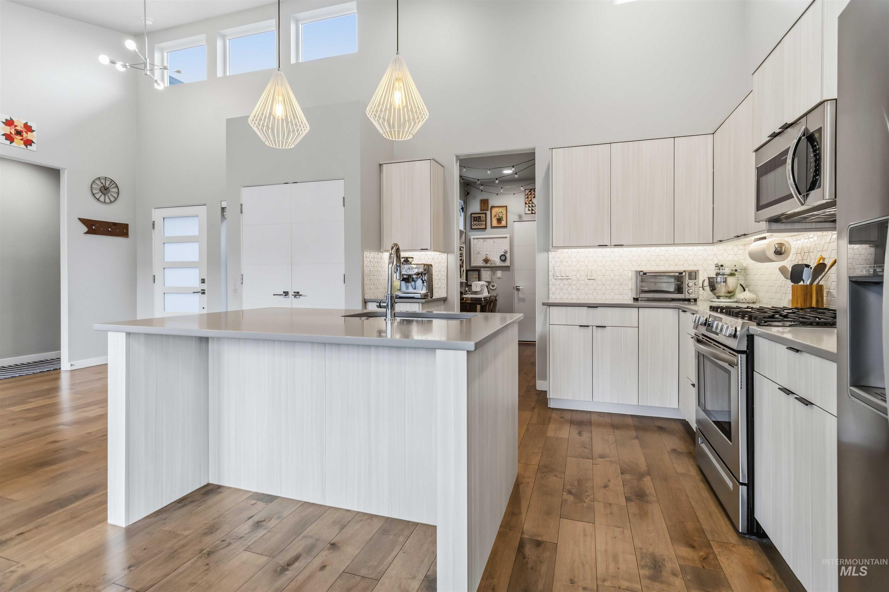 property viewer photo 15