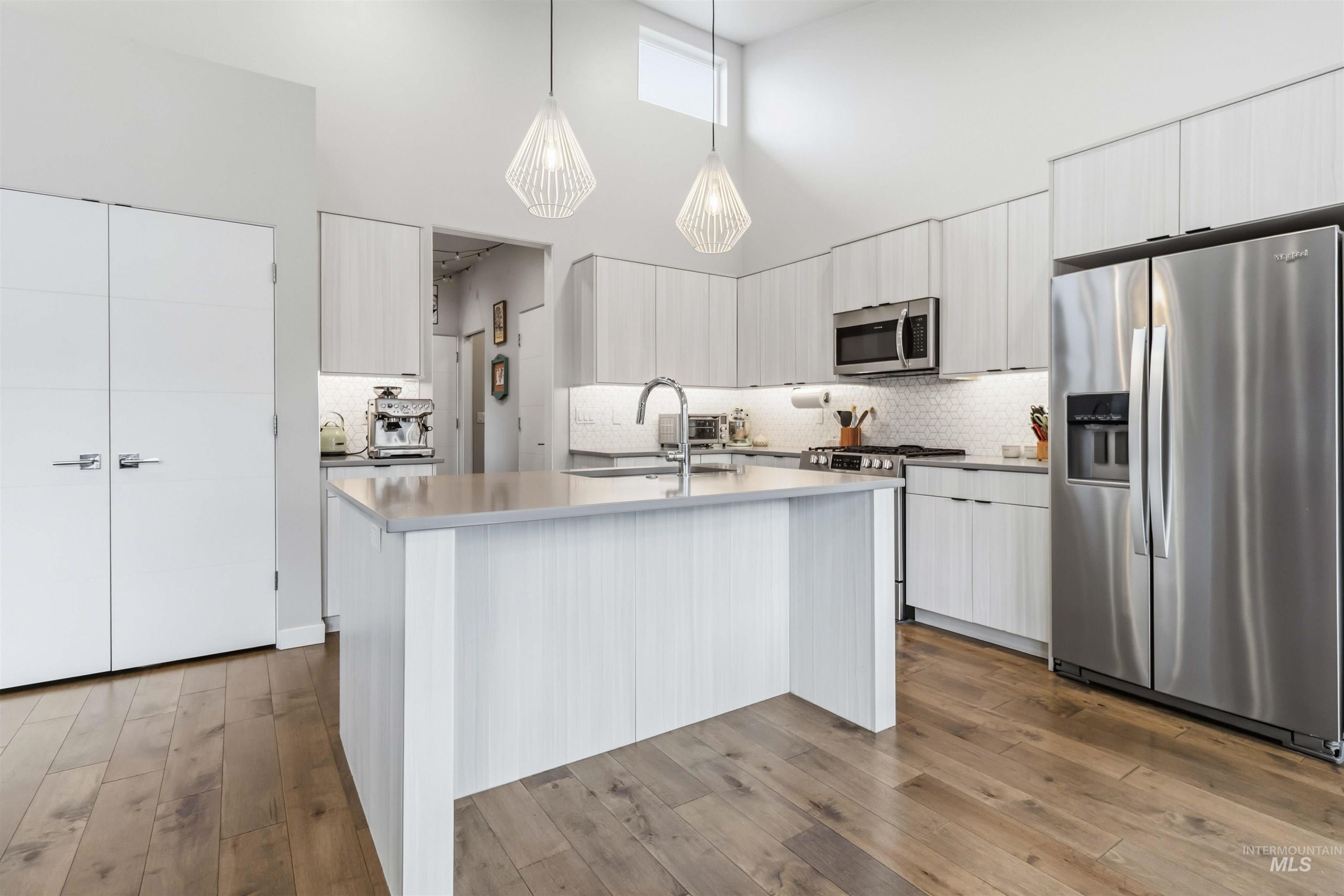 property viewer photo 16