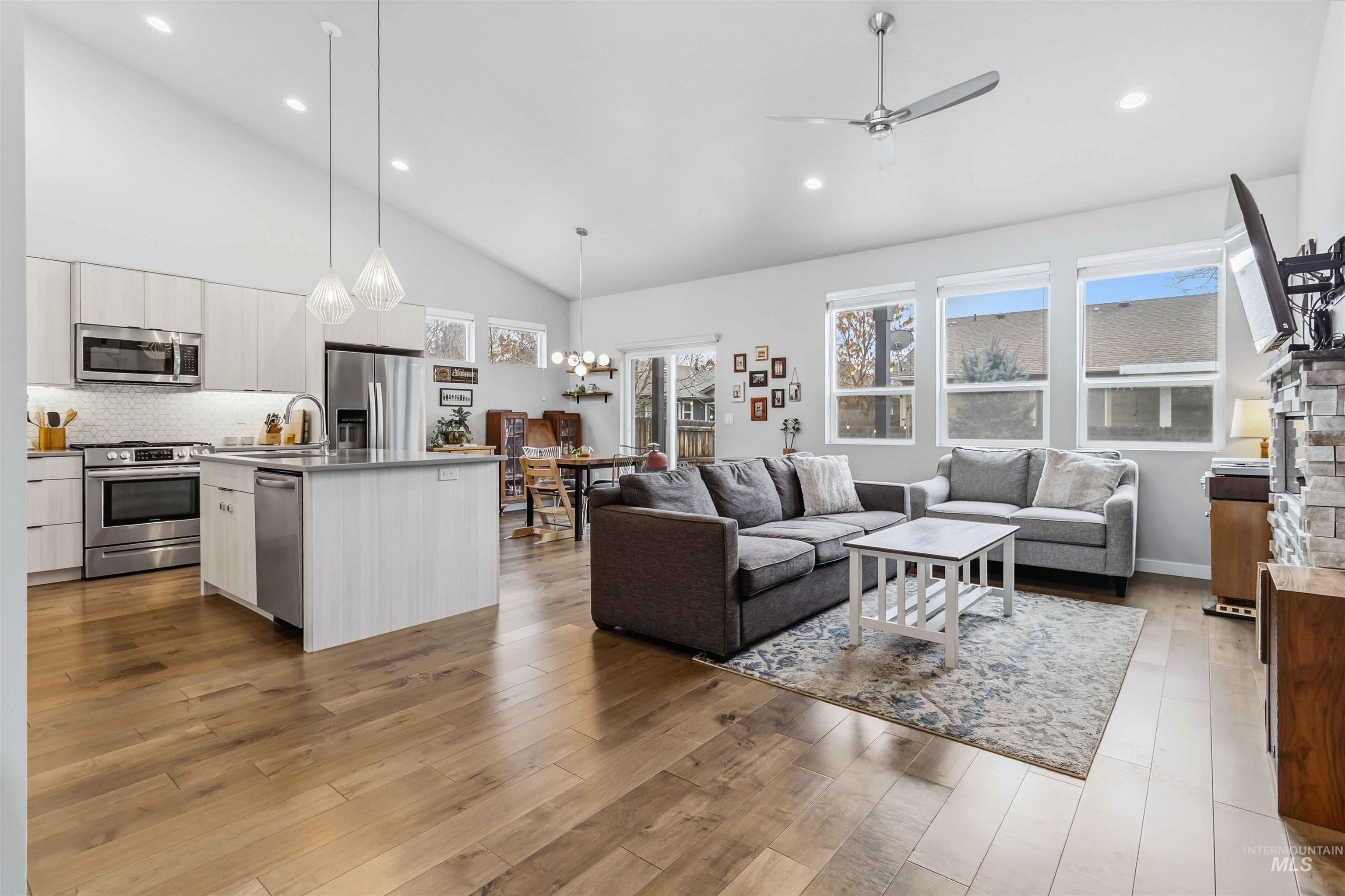 property viewer photo 5