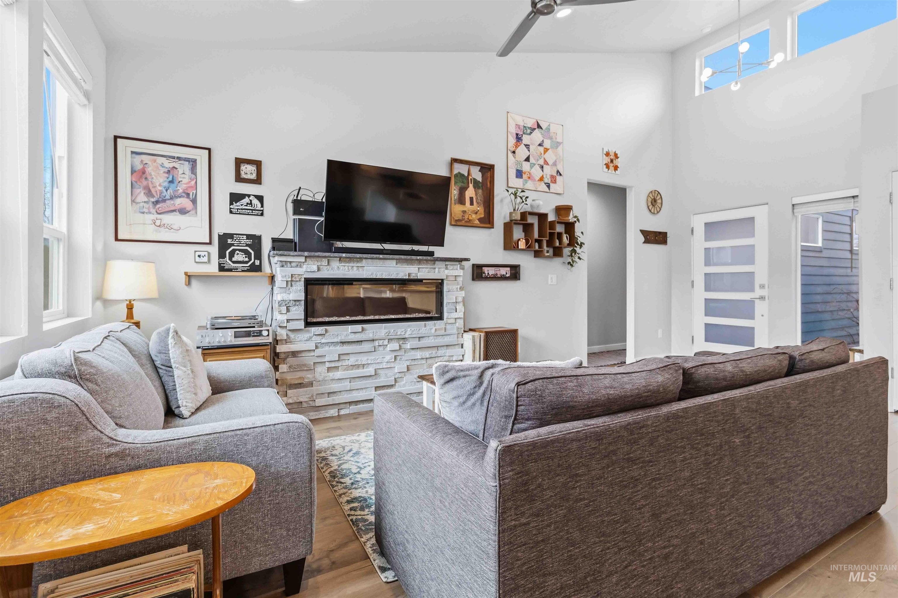 property viewer photo 7