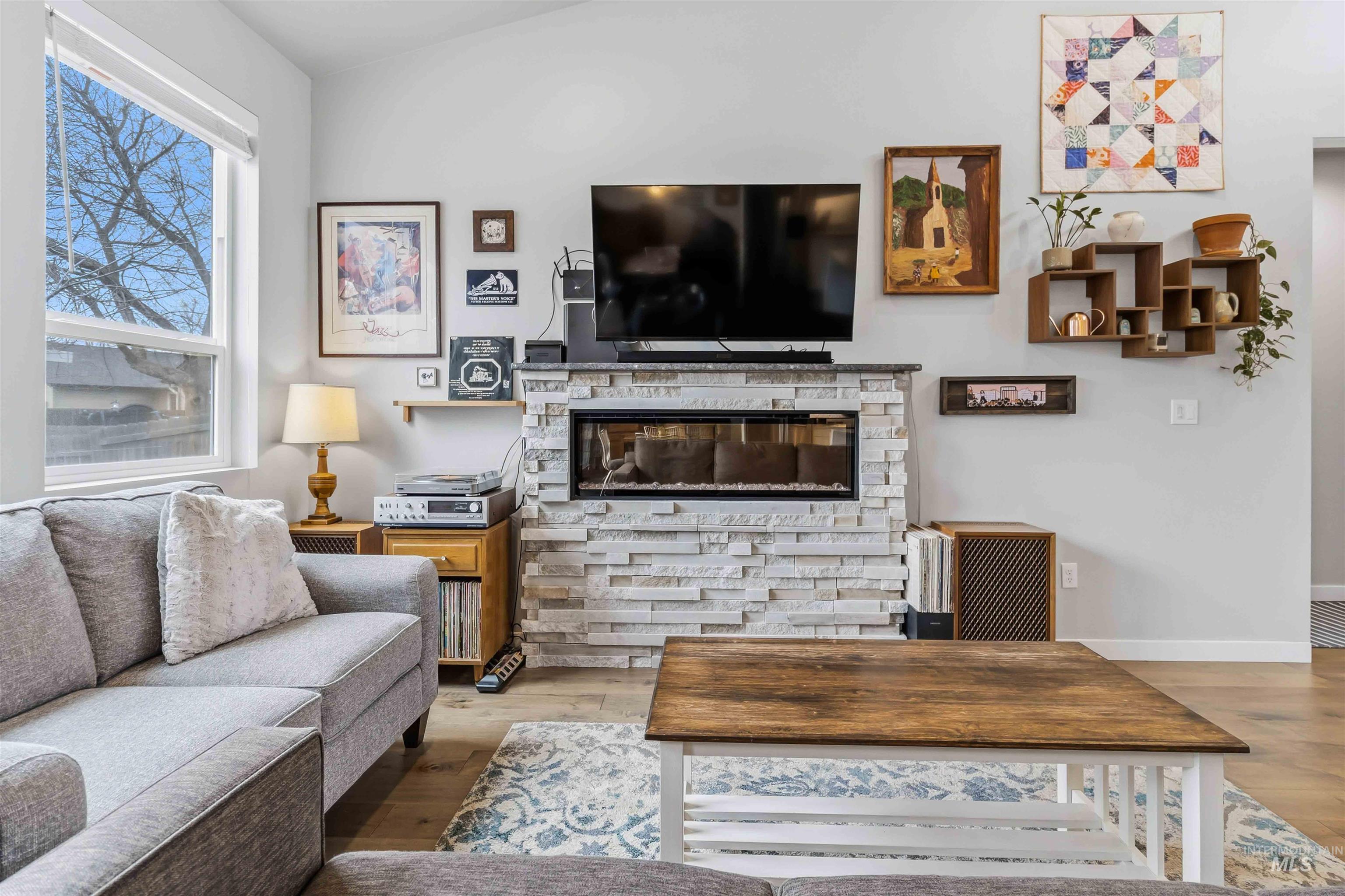 property viewer photo 8