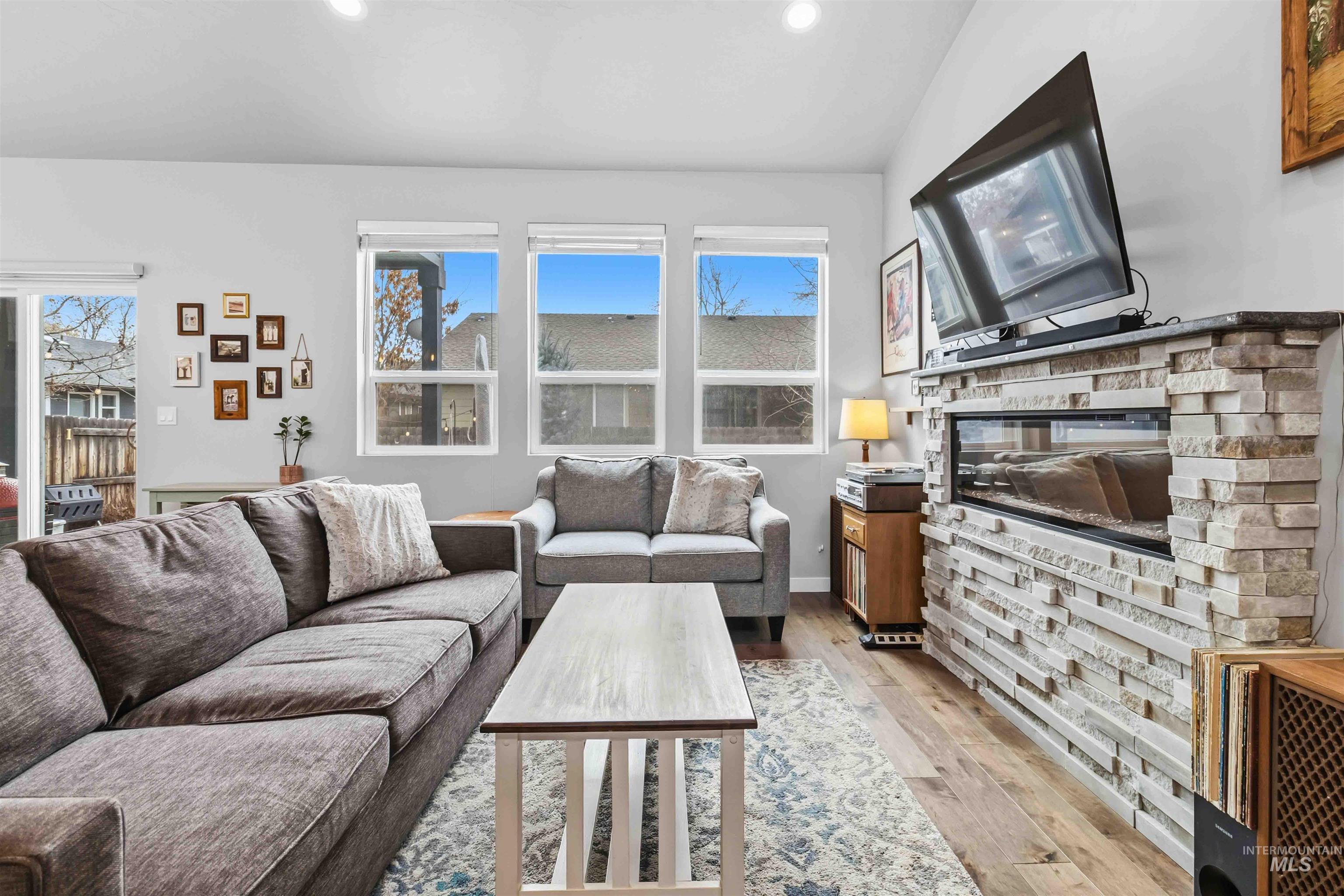 property viewer photo 9