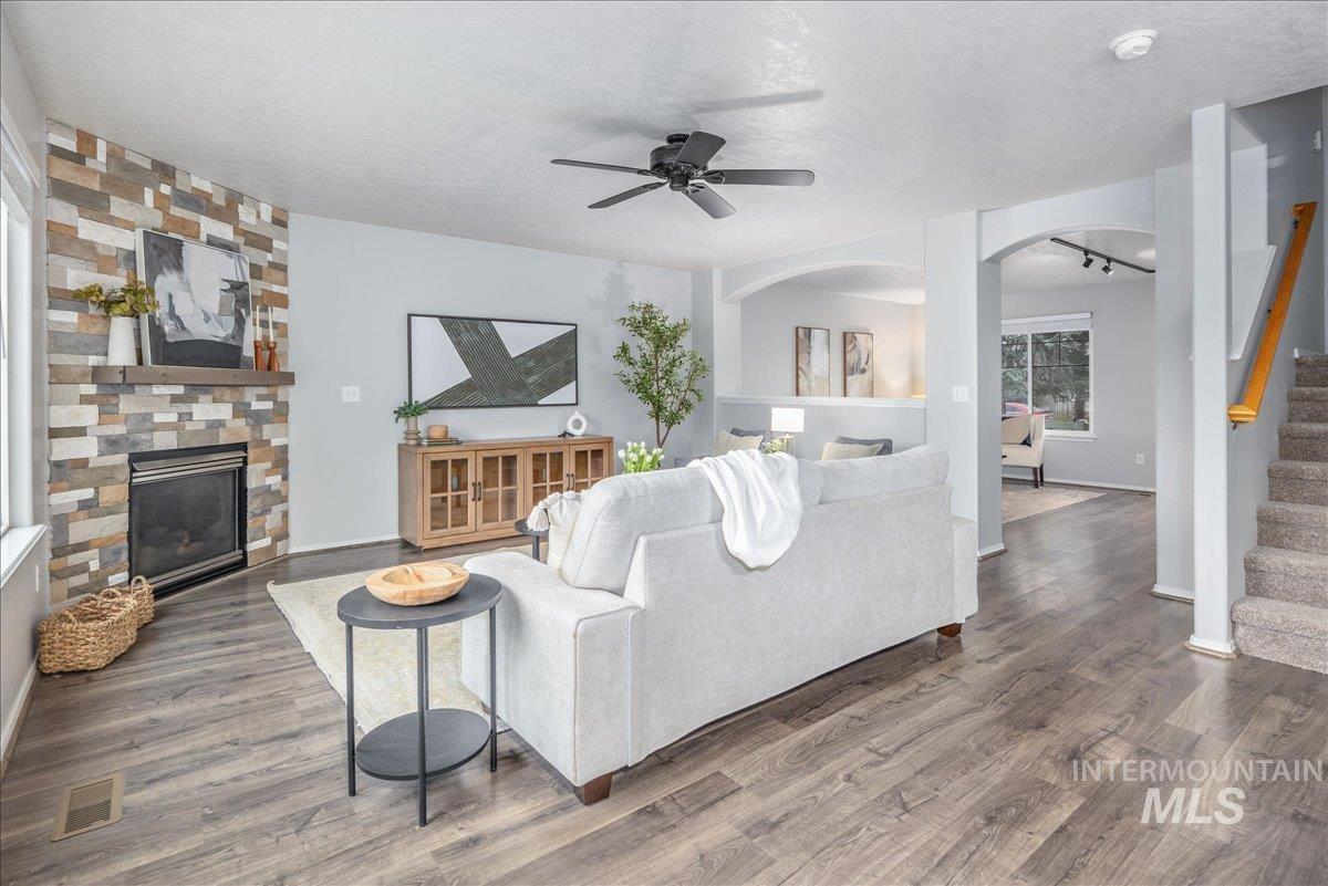 property viewer photo 16
