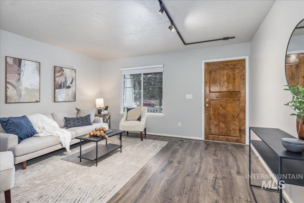 property viewer photo 7