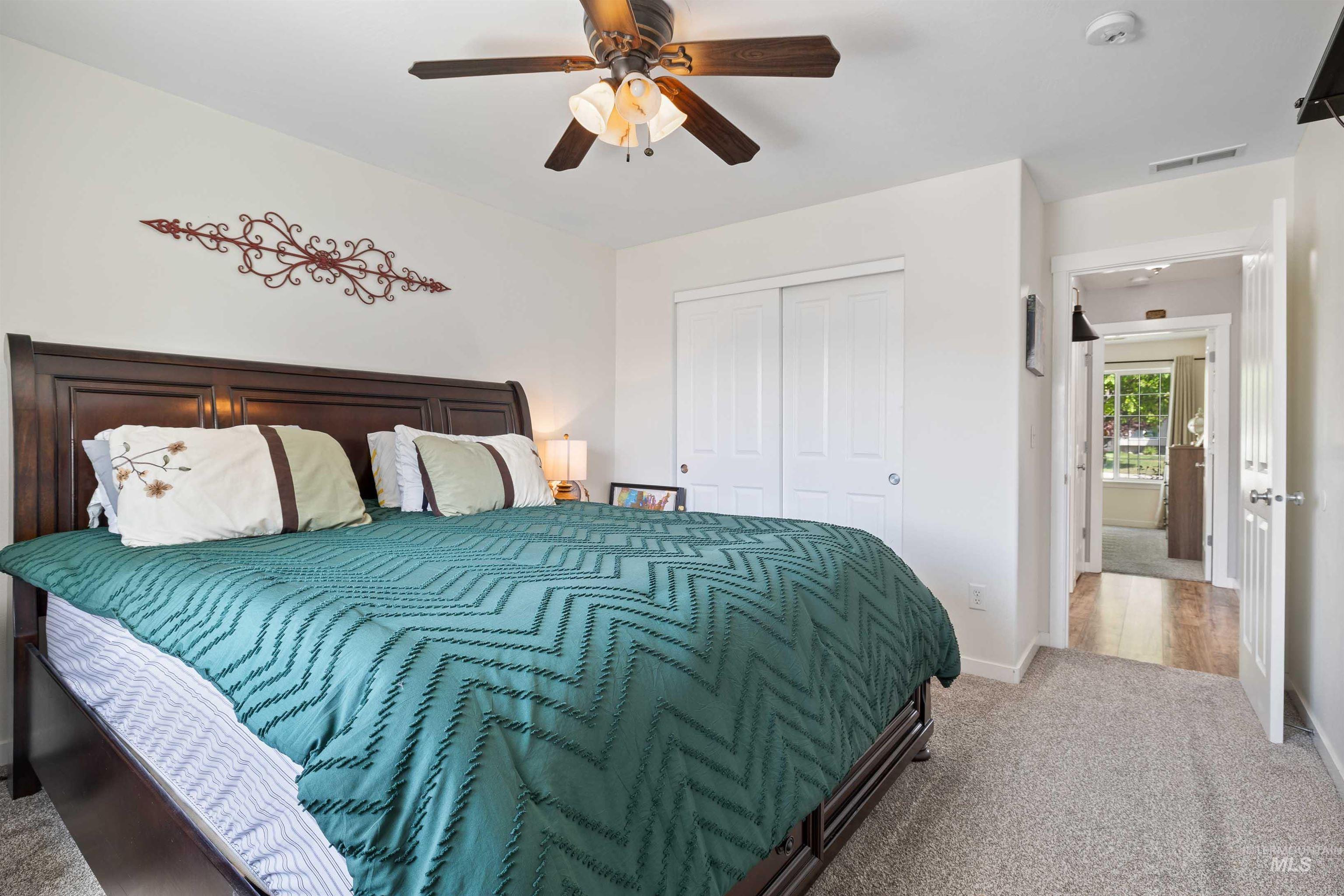 property viewer photo 16
