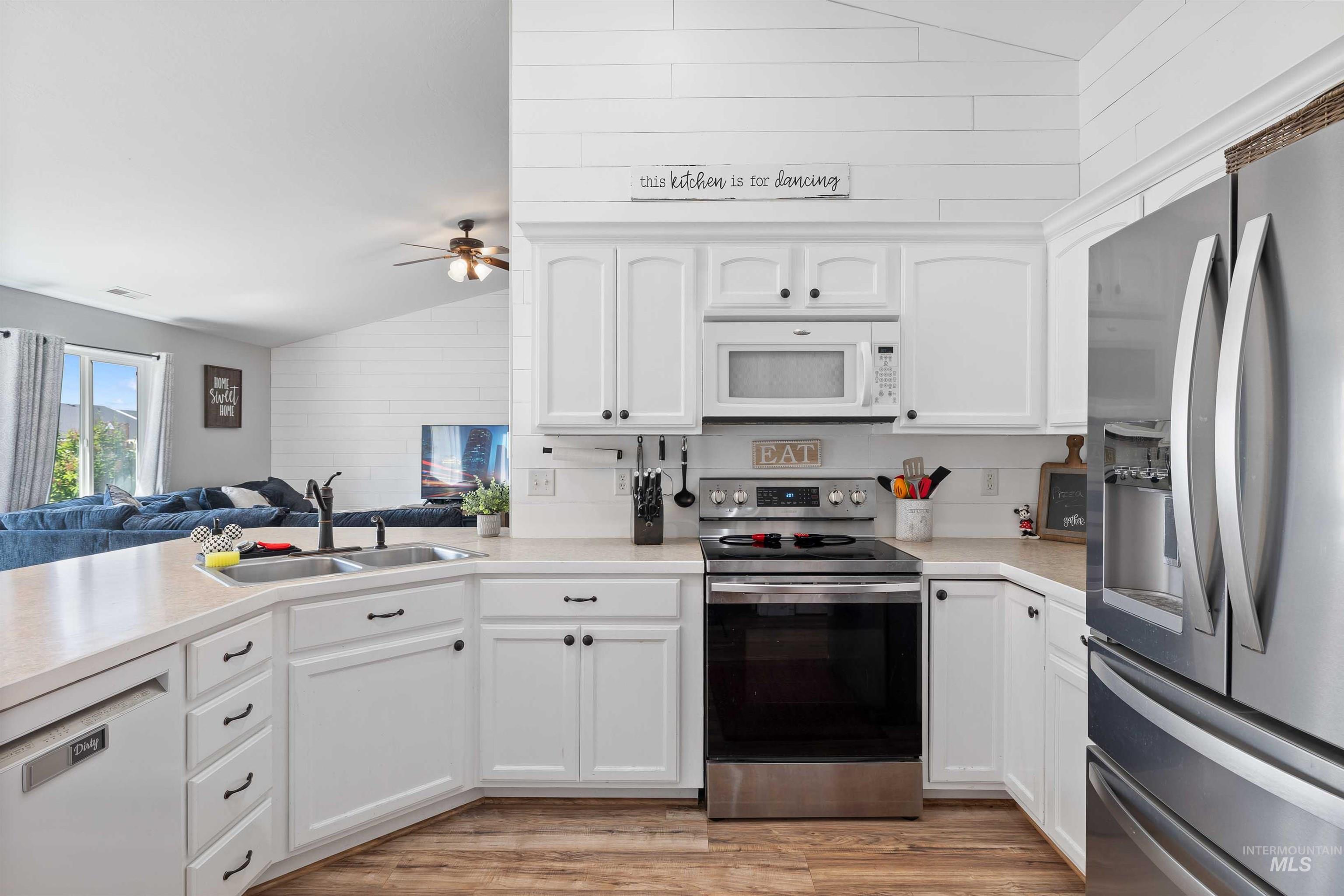 property viewer photo 6