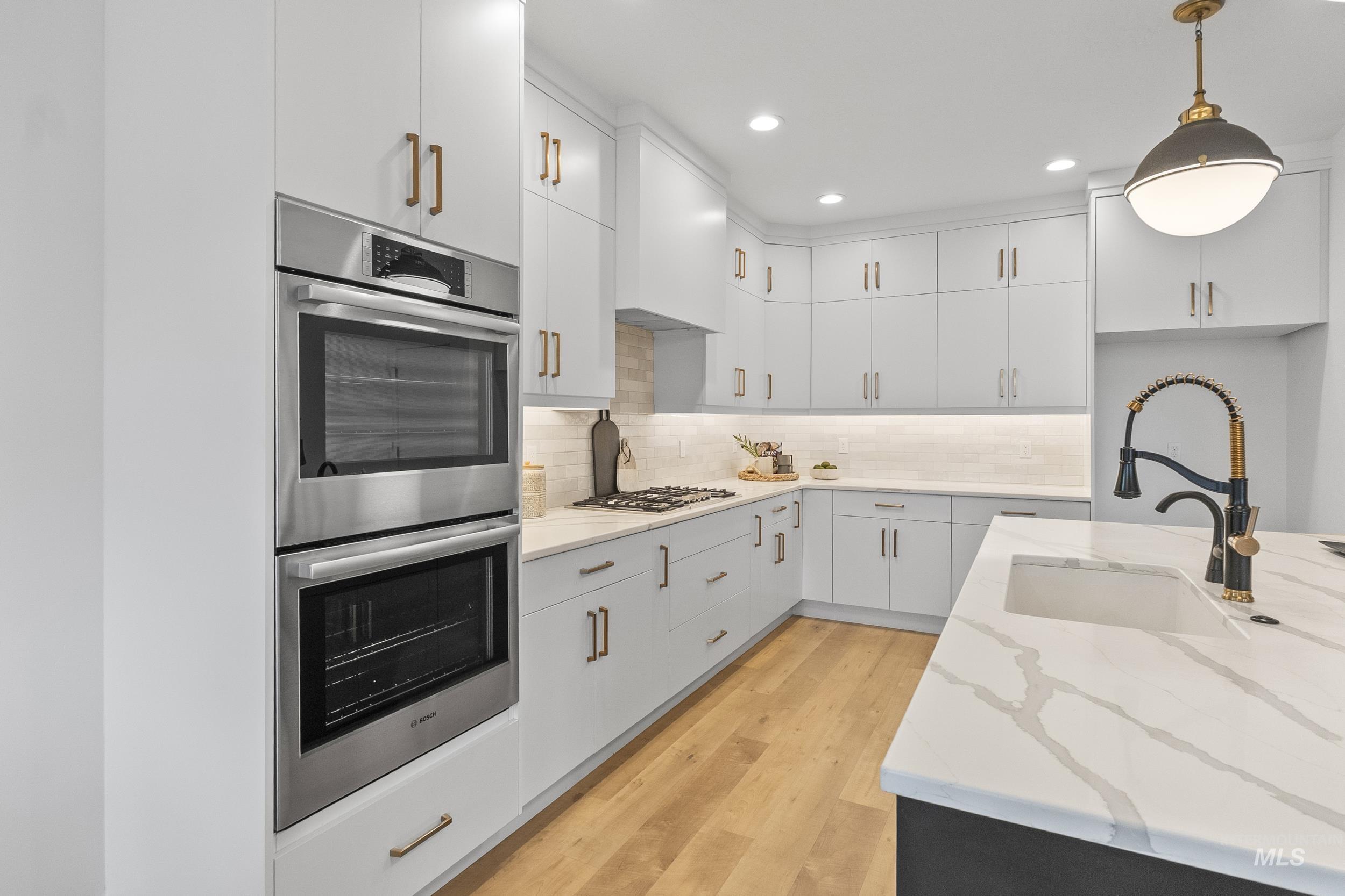 property viewer photo 16