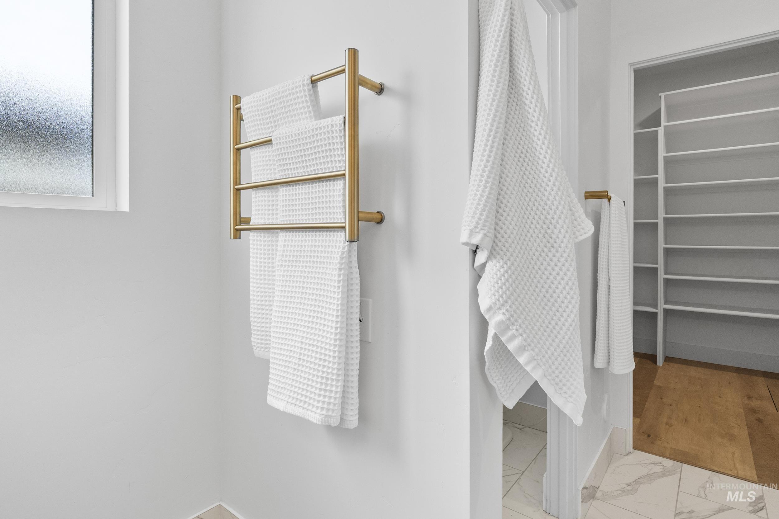 property viewer photo 26
