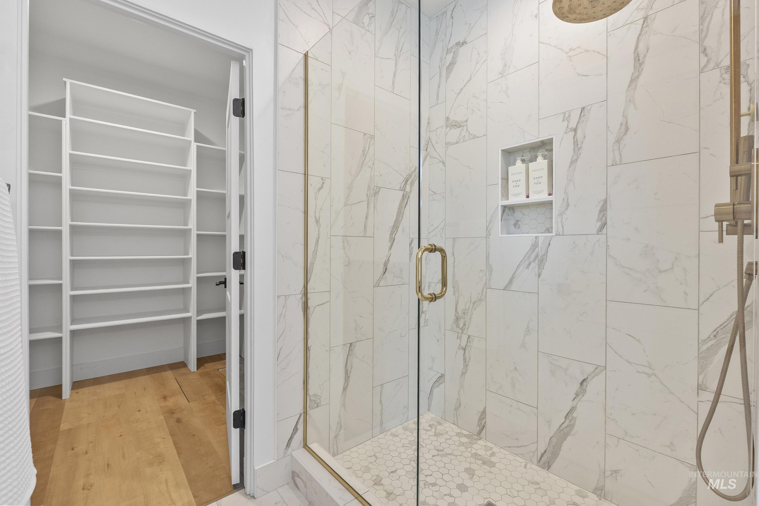 property viewer photo 27