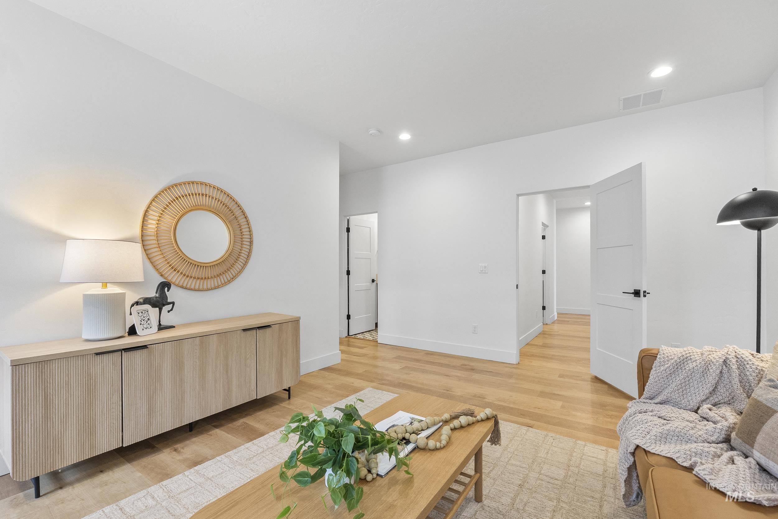 property viewer photo 30