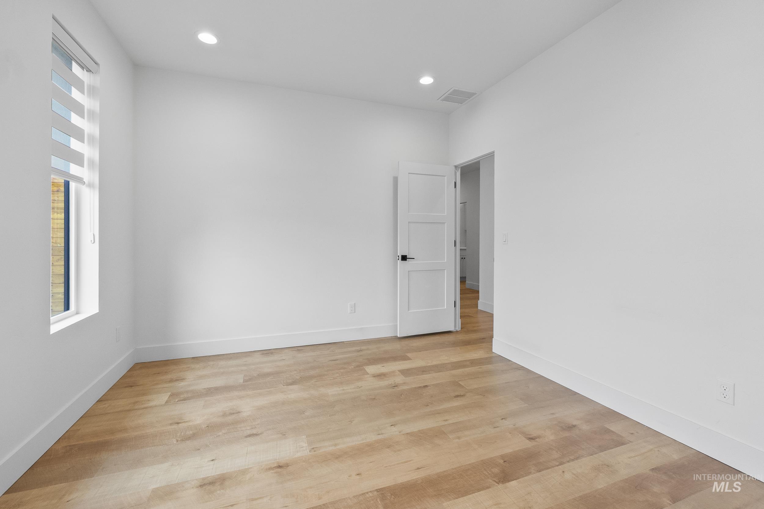 property viewer photo 38