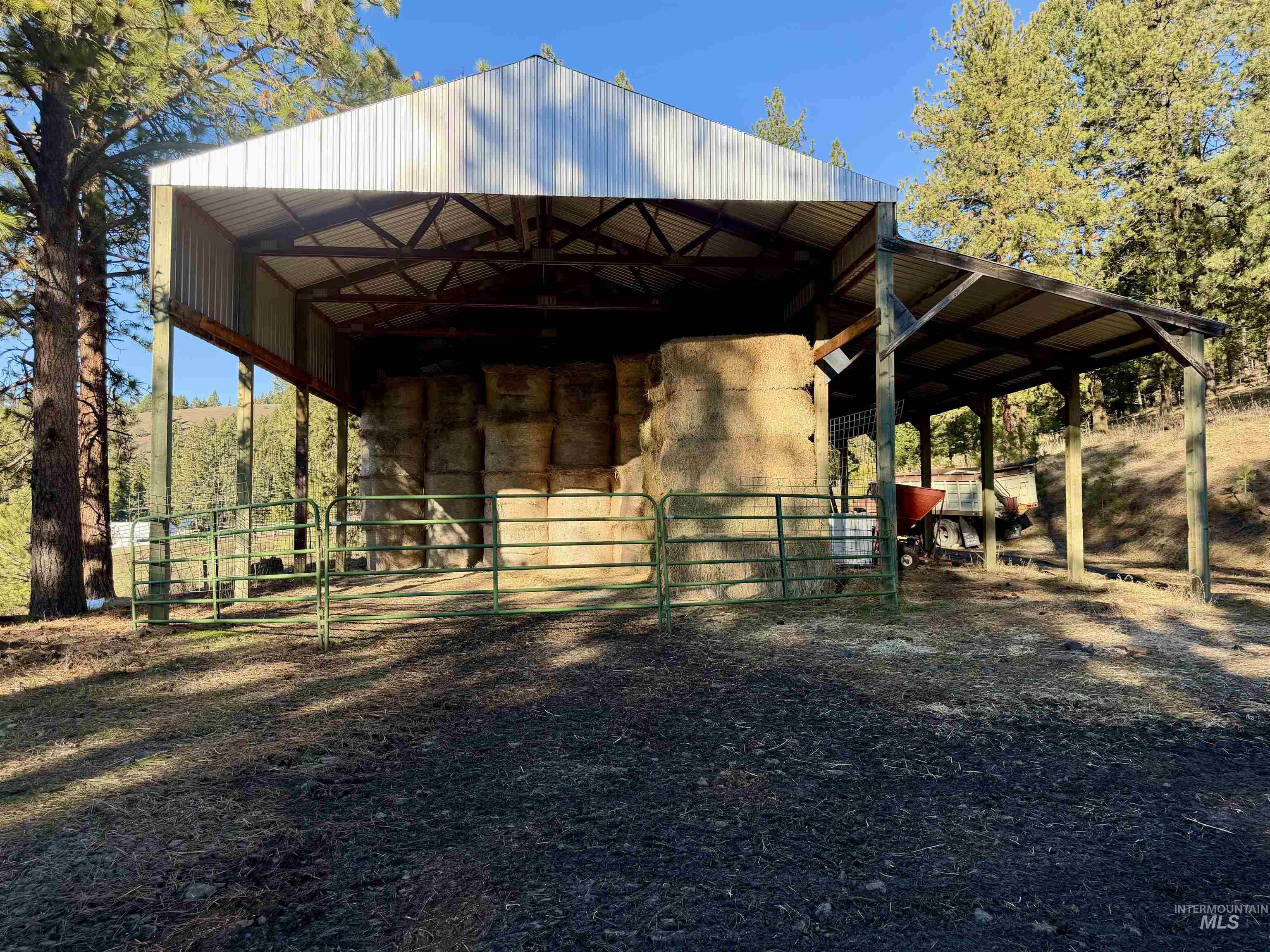 main property photo 30