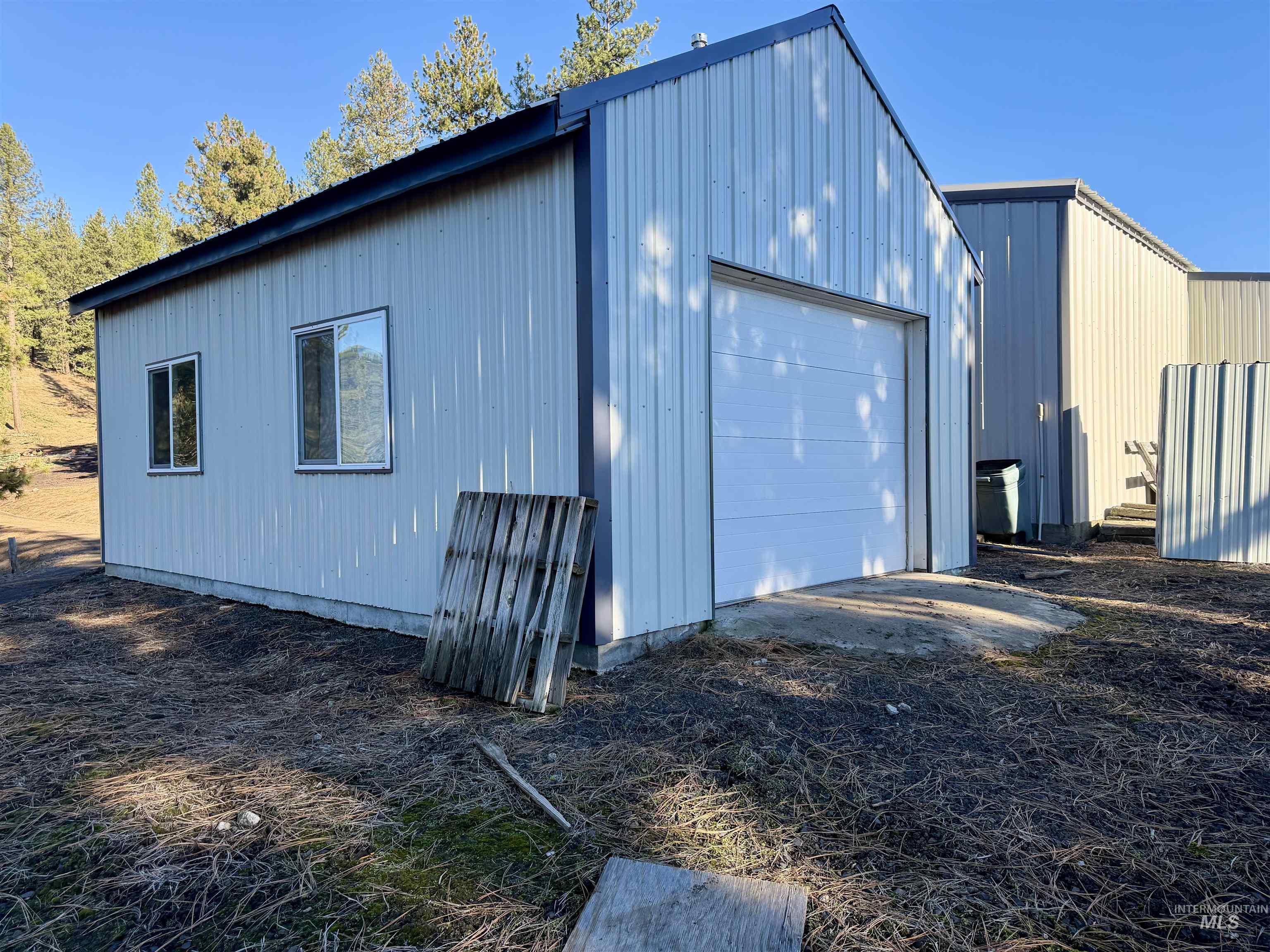 main property photo 35