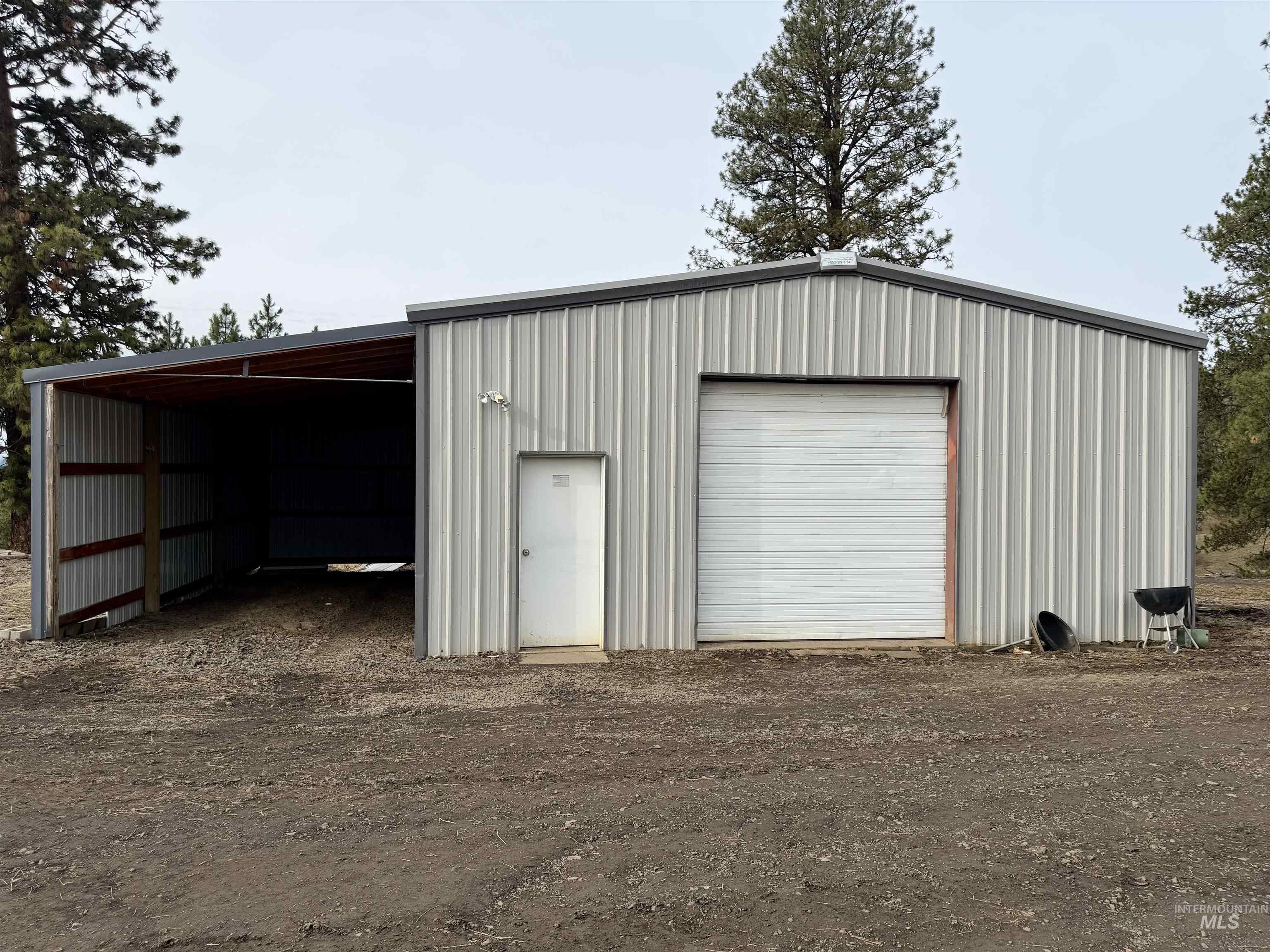 main property photo 43