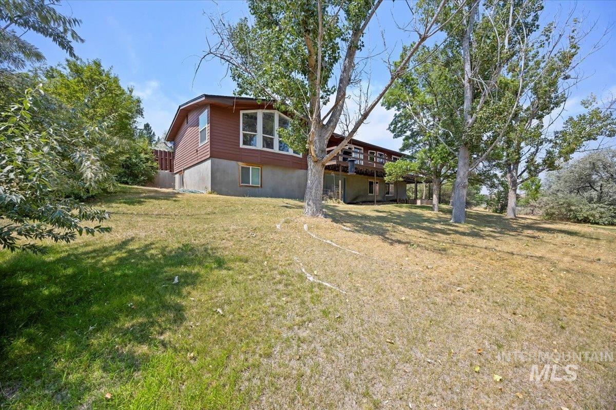 main property photo 30