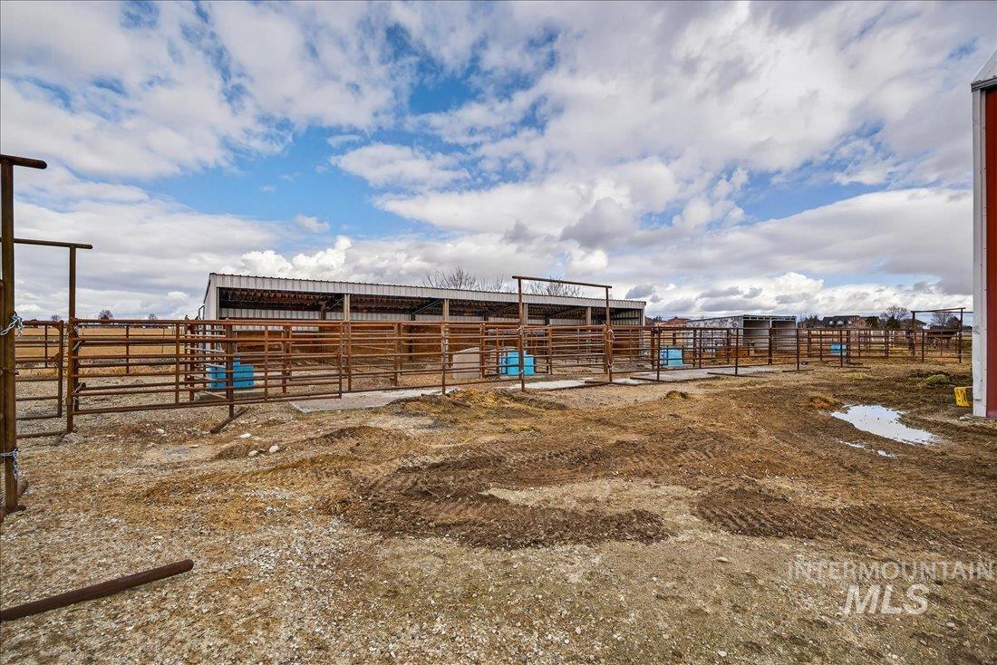main property photo 45