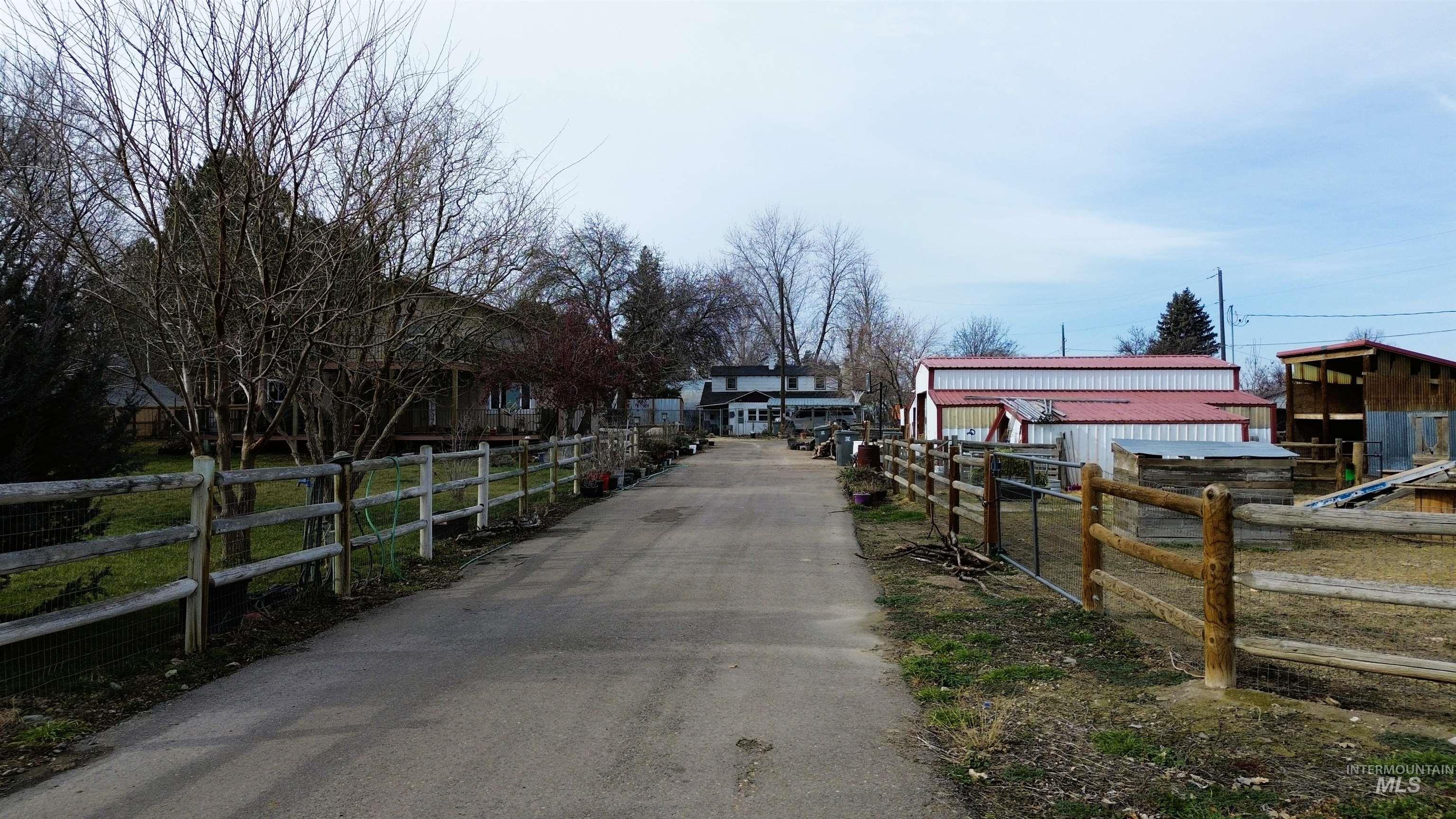 main property photo 28