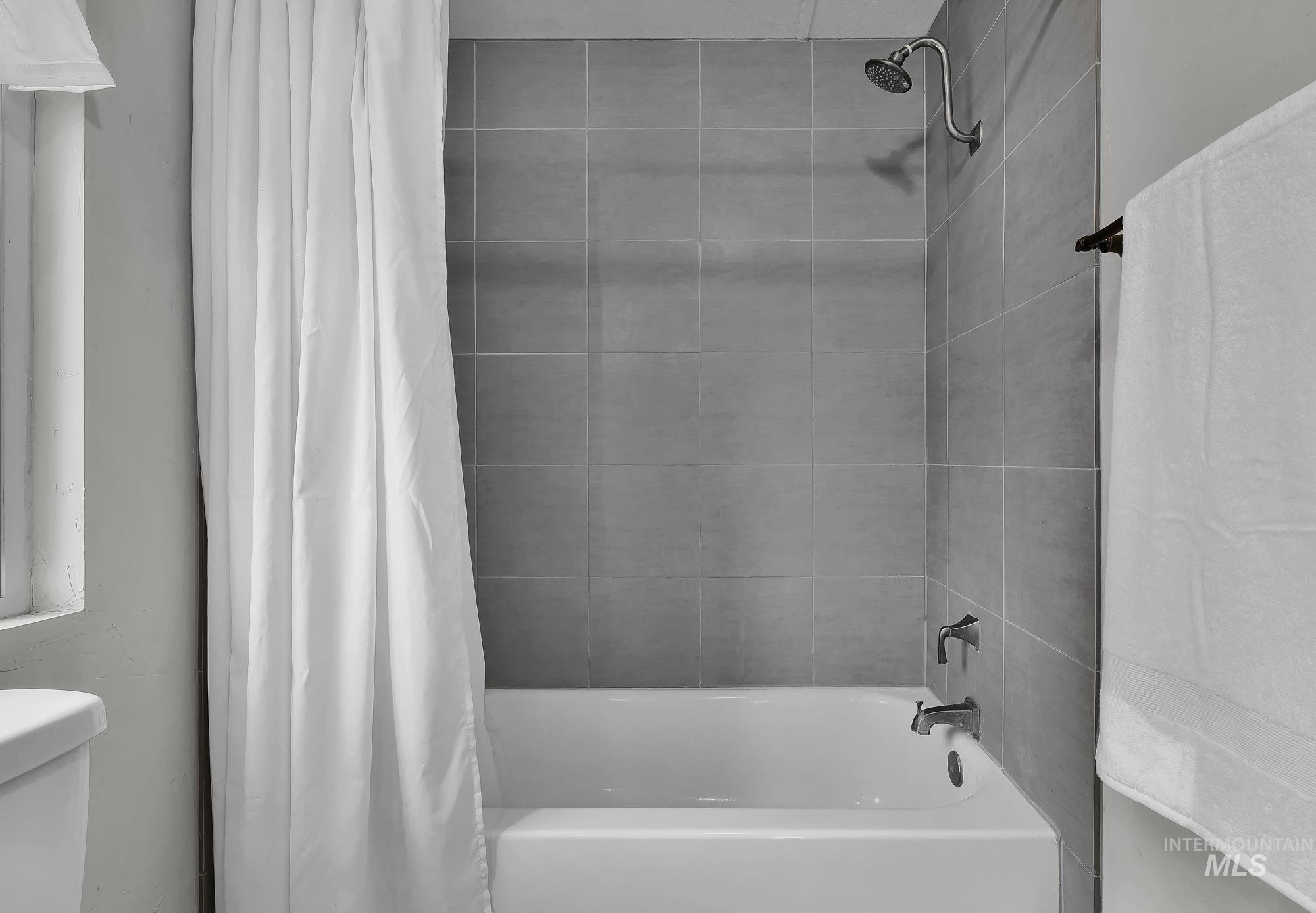 property viewer photo 19