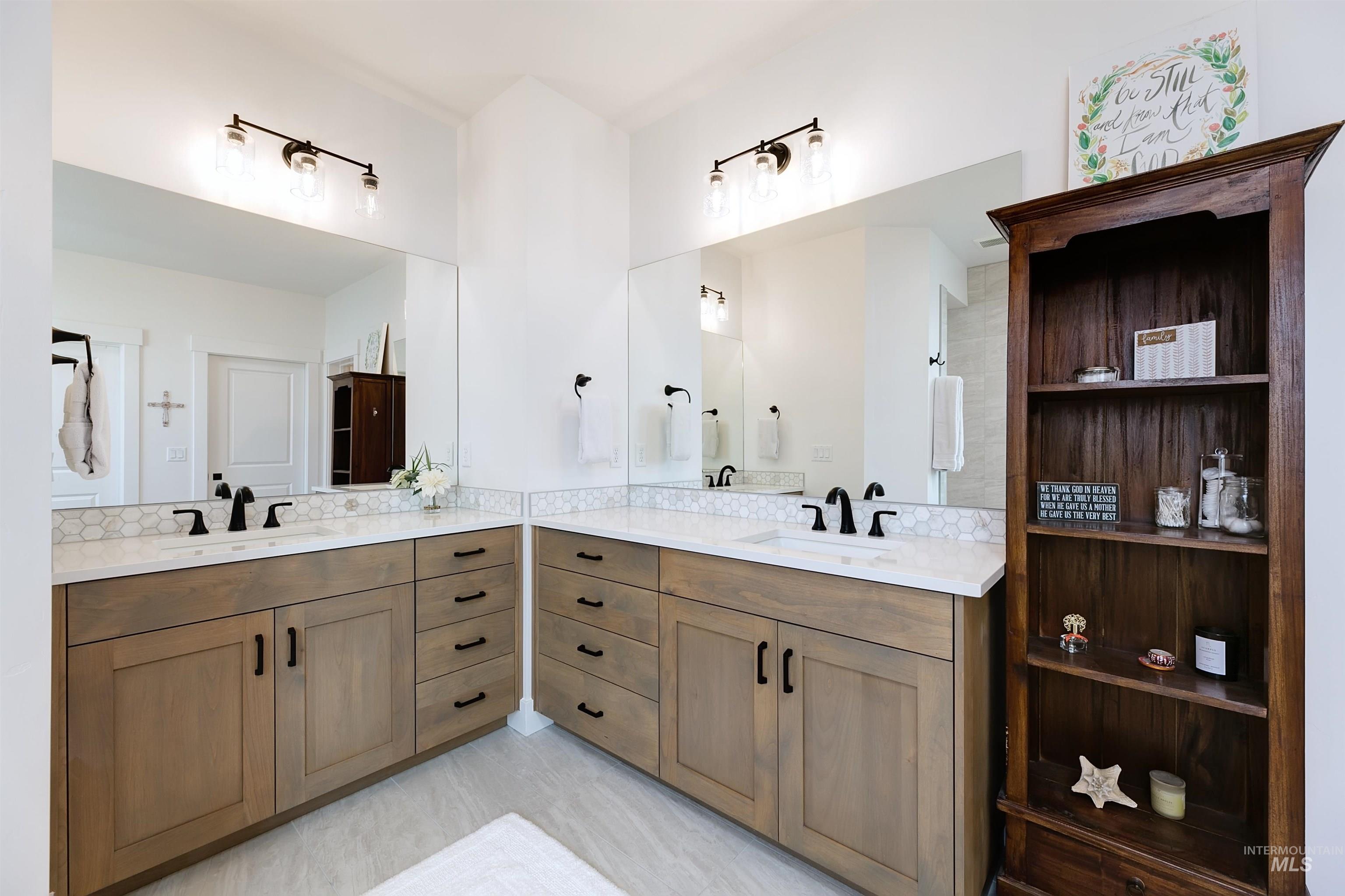 property viewer photo 13