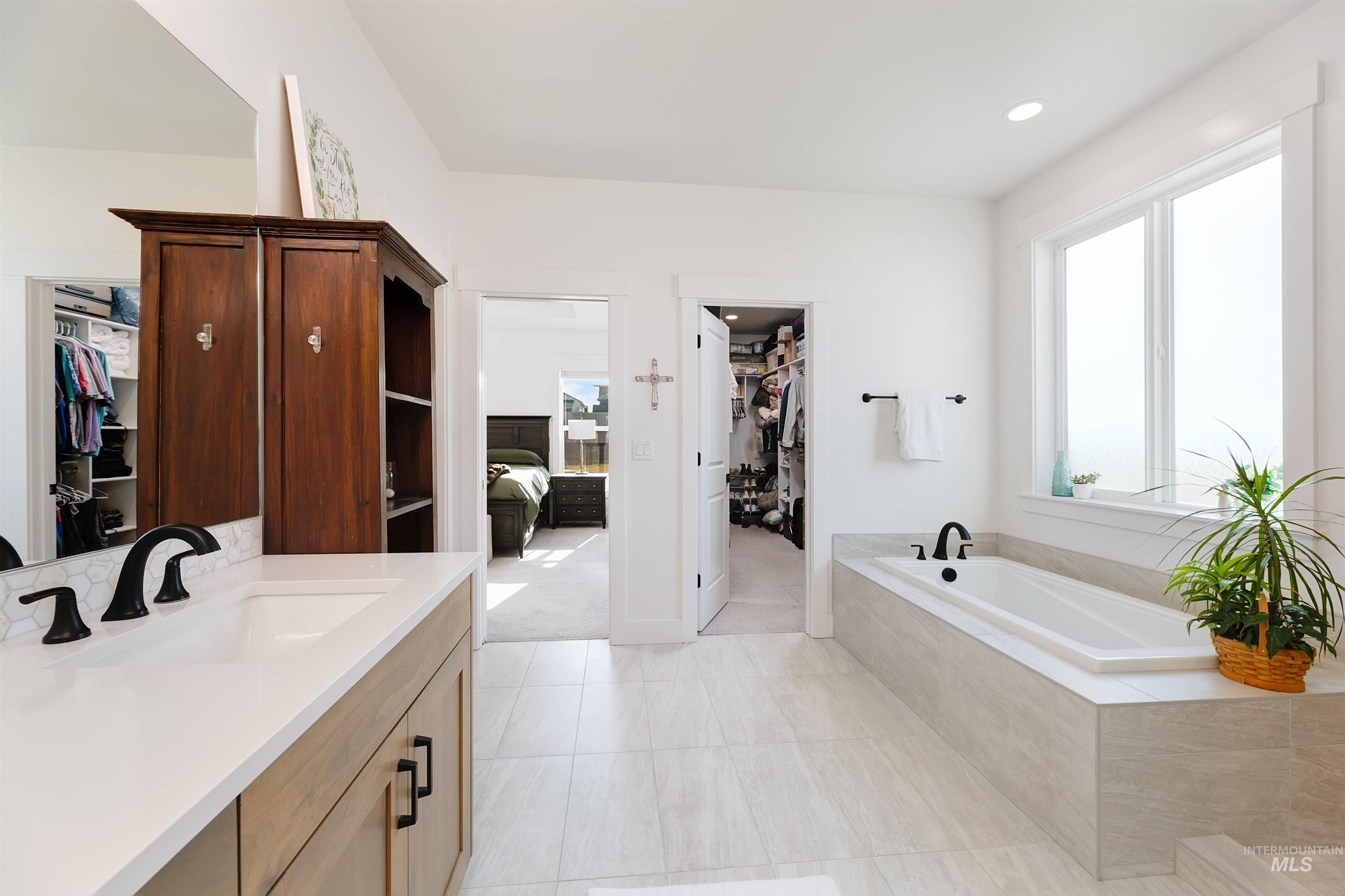 property viewer photo 15
