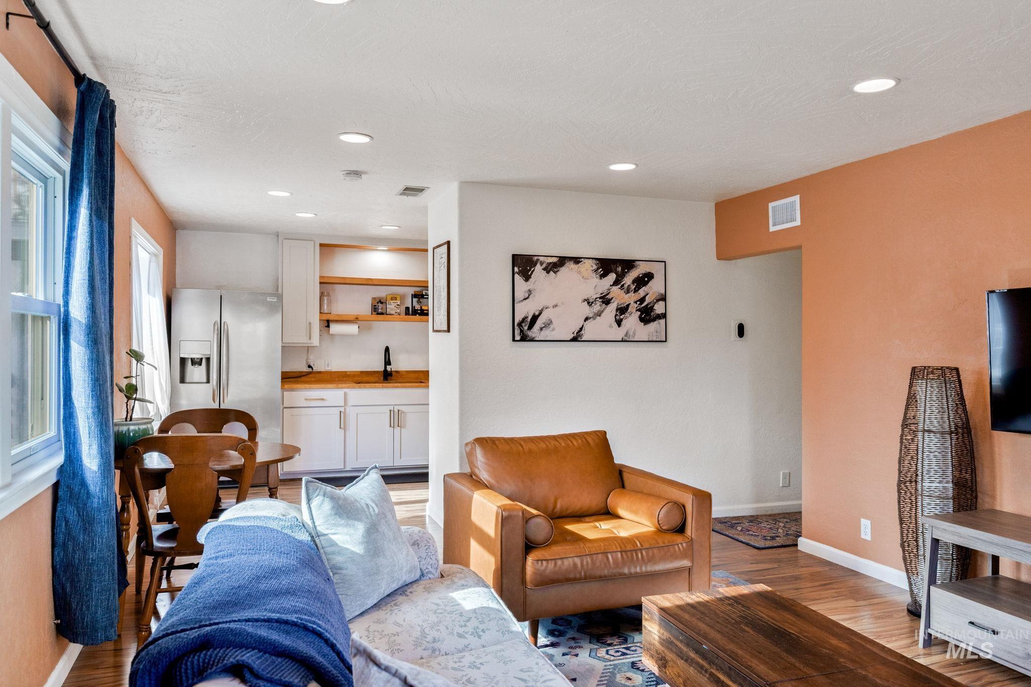 property viewer photo 8