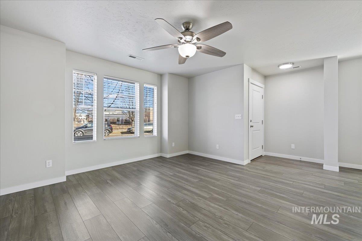 property viewer photo 4
