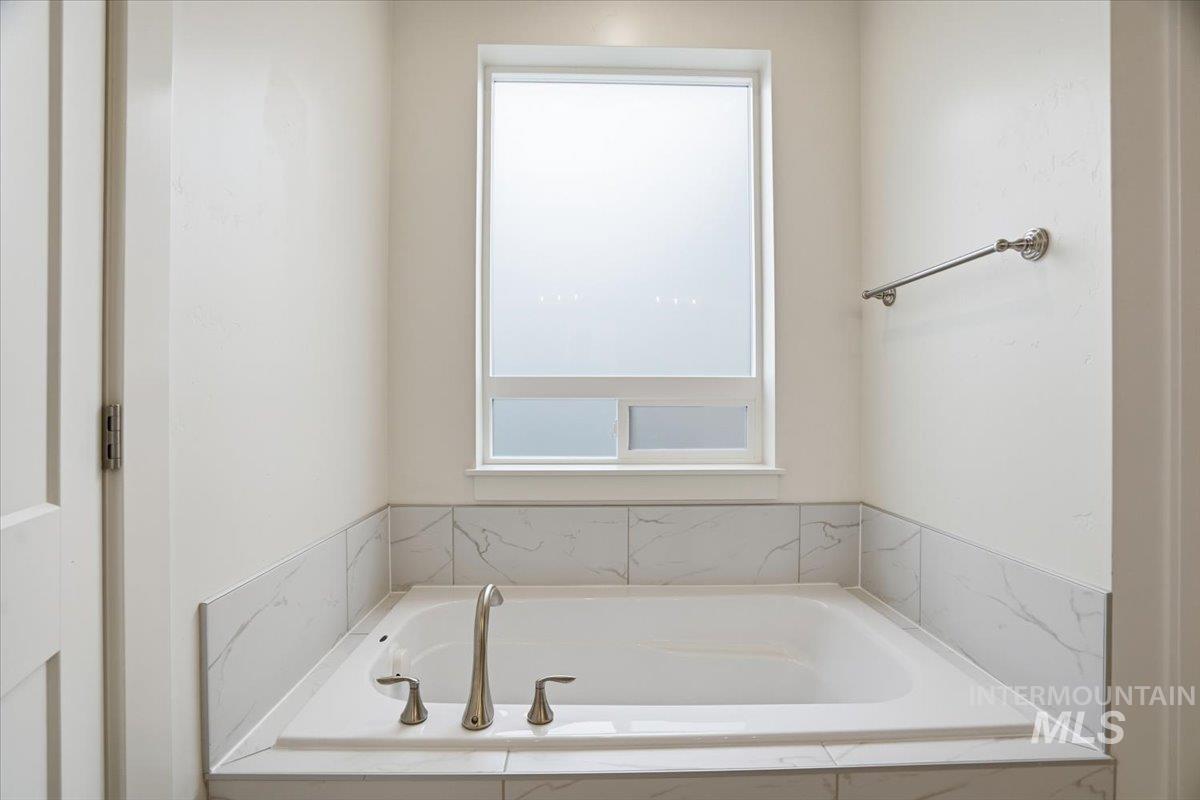 property viewer photo 10