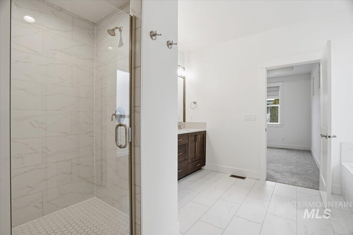 property viewer photo 9