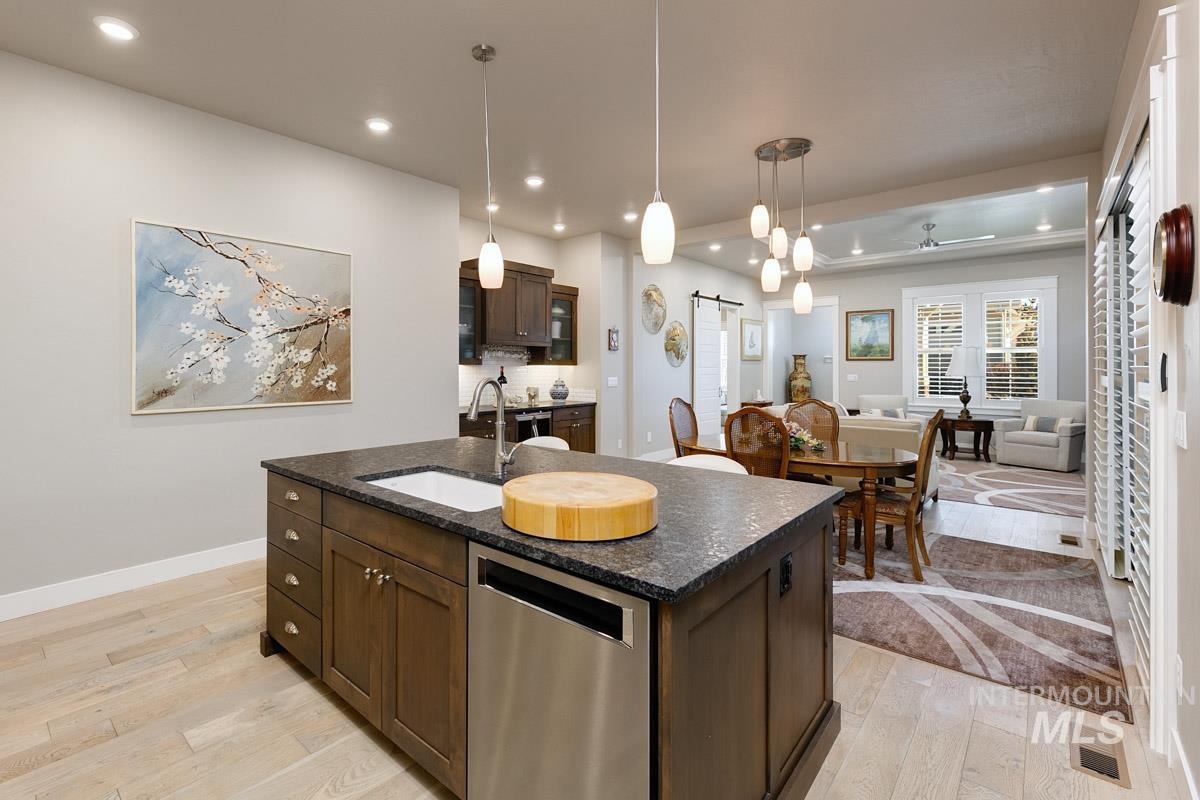 property viewer photo 13