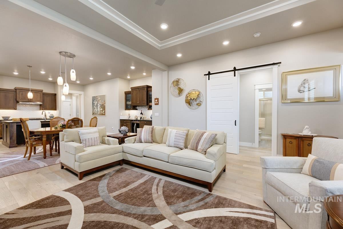 property viewer photo 6
