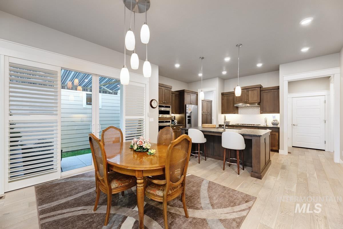 property viewer photo 9