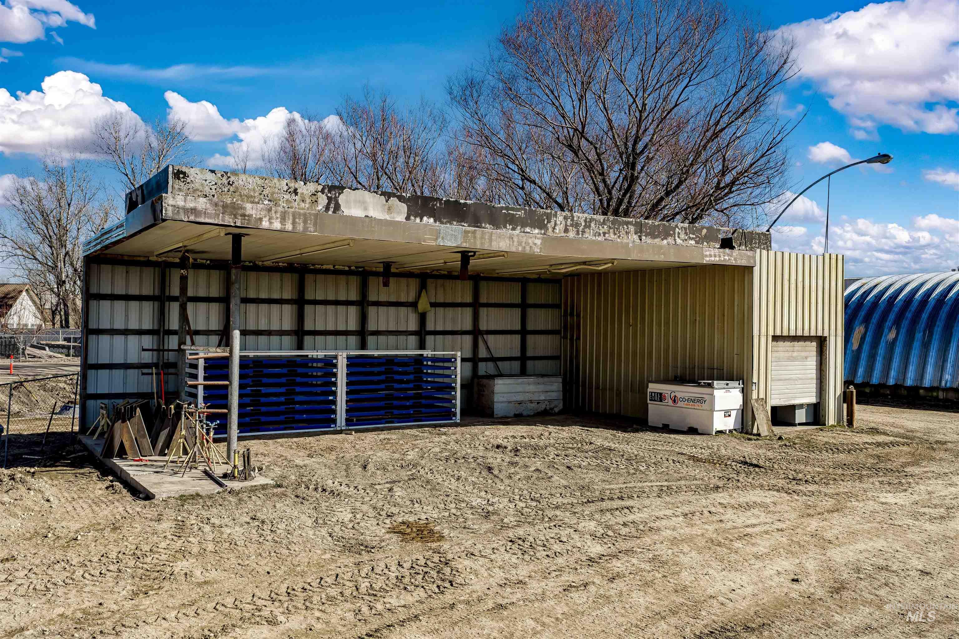 main property photo 35