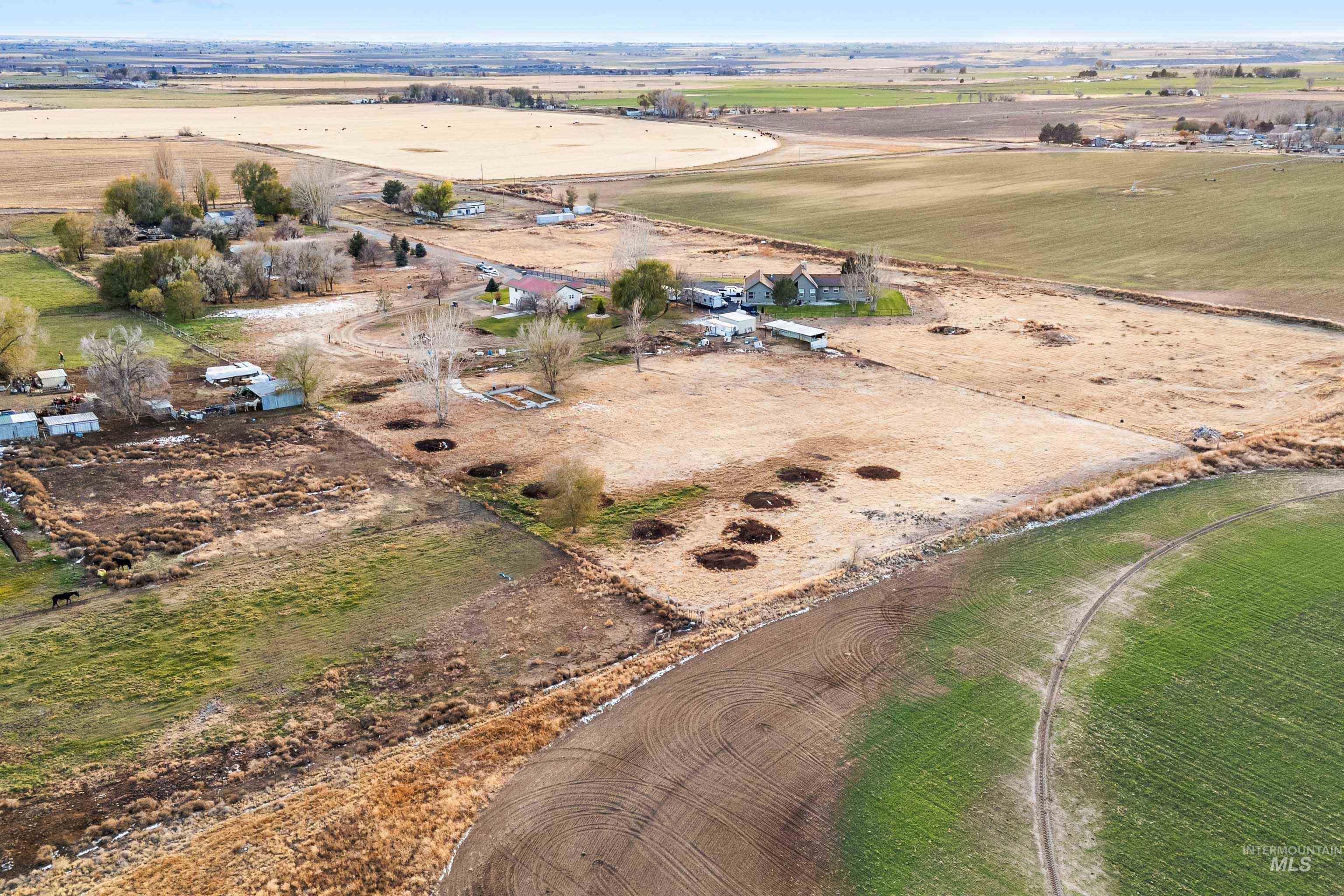 main property photo 41