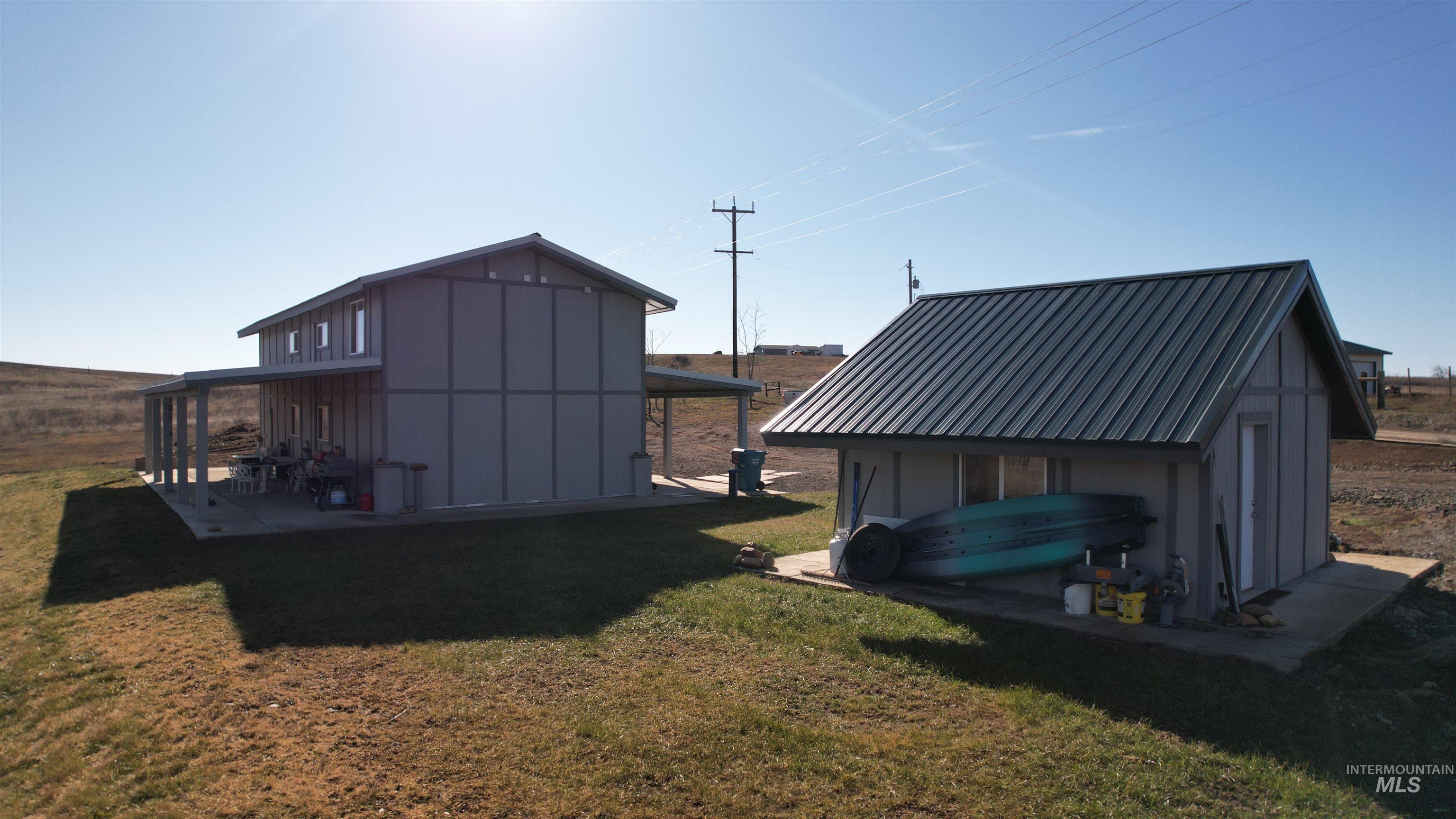 main property photo 37