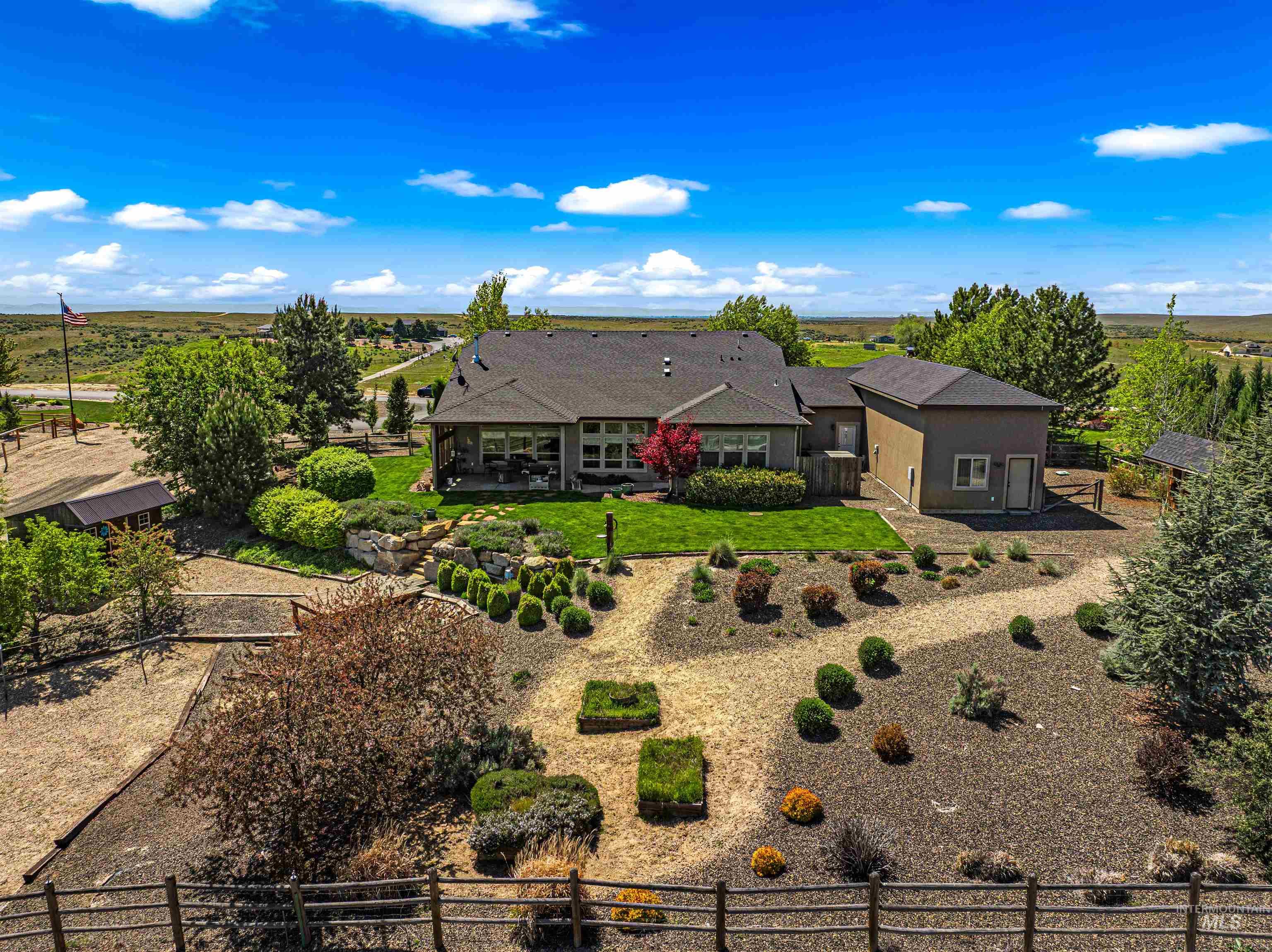 main property photo 41
