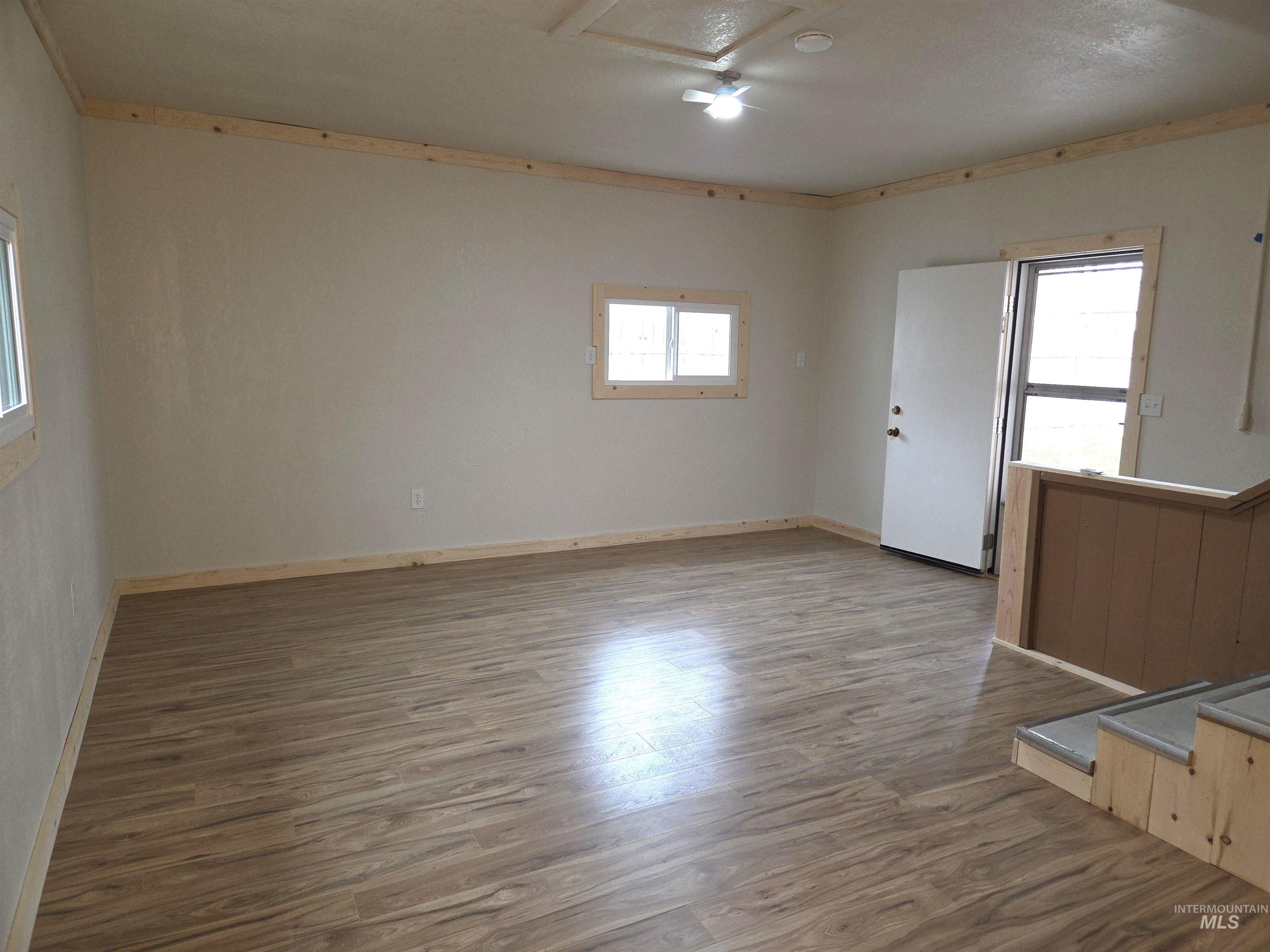 property viewer photo 15