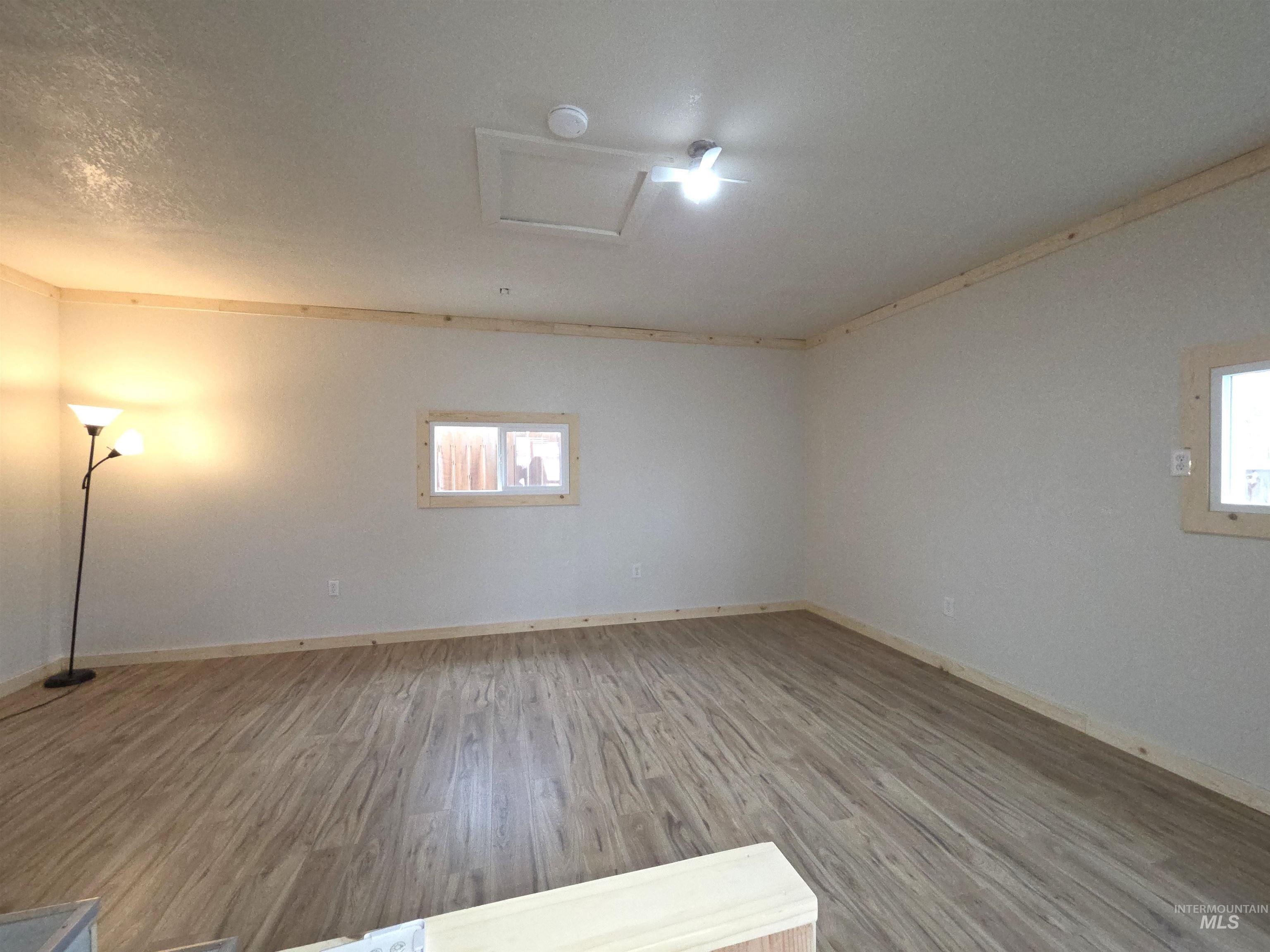 property viewer photo 16