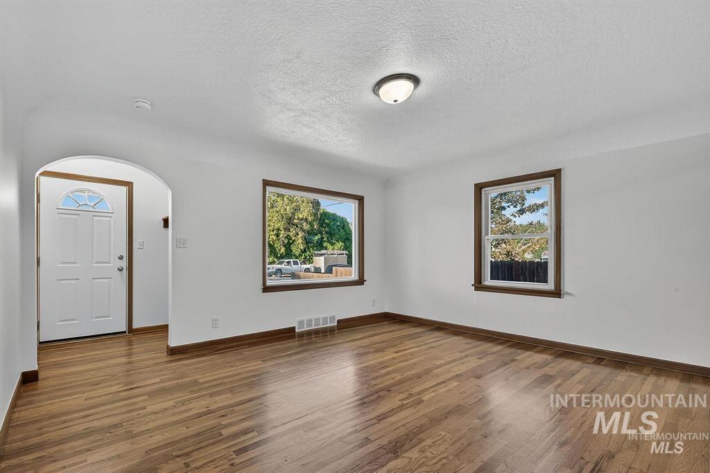 property viewer photo 5