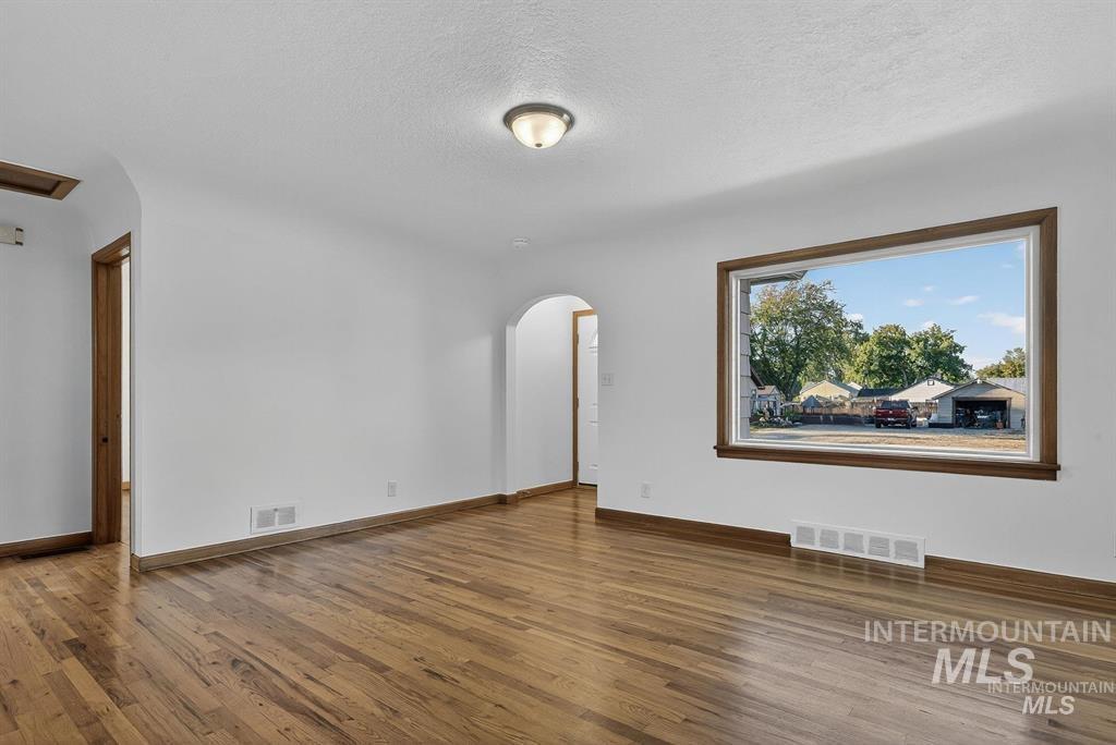 property viewer photo 6